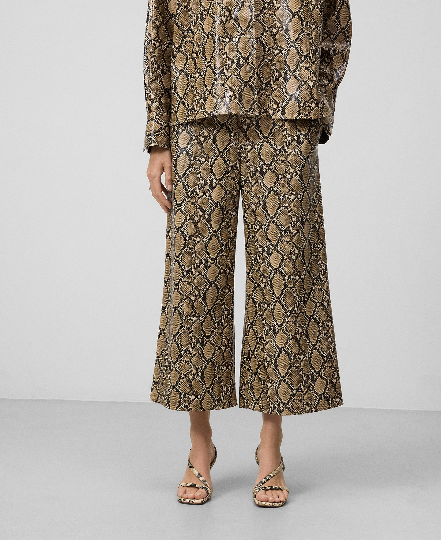 Animal print culotte trousers women image number 0