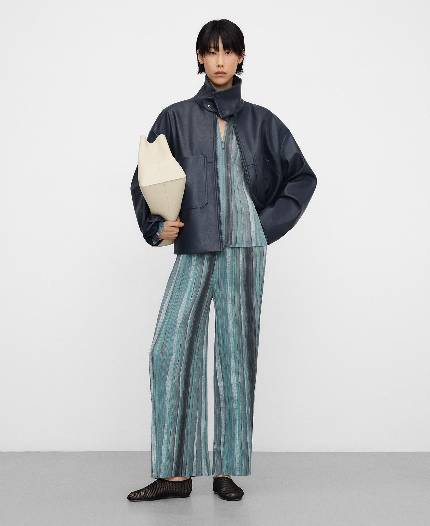 Printed crinkle trousers woman image number 1