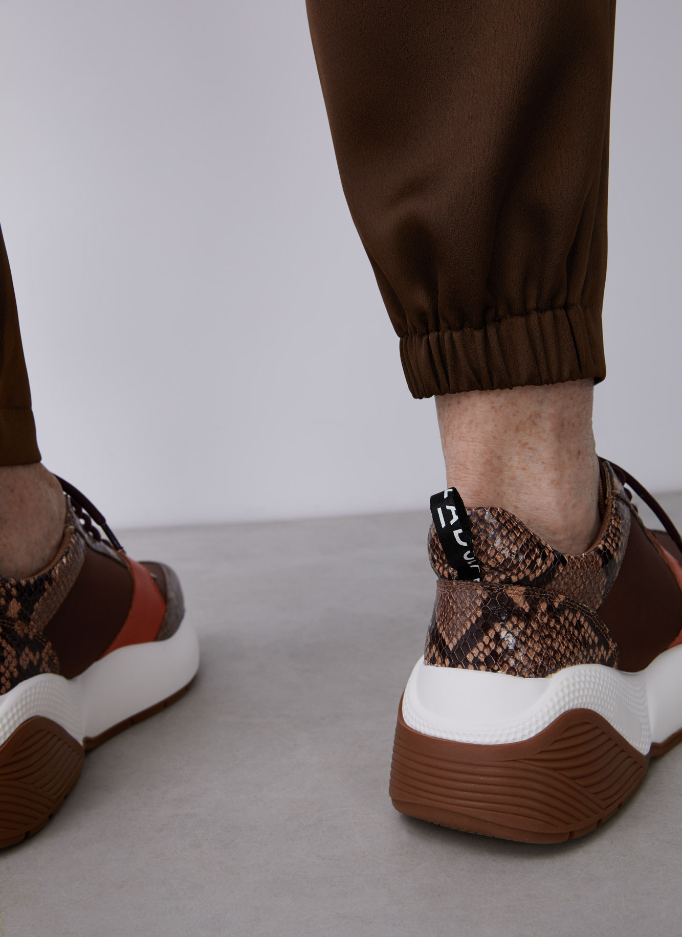 Chunky sneakers with animal print image number 4