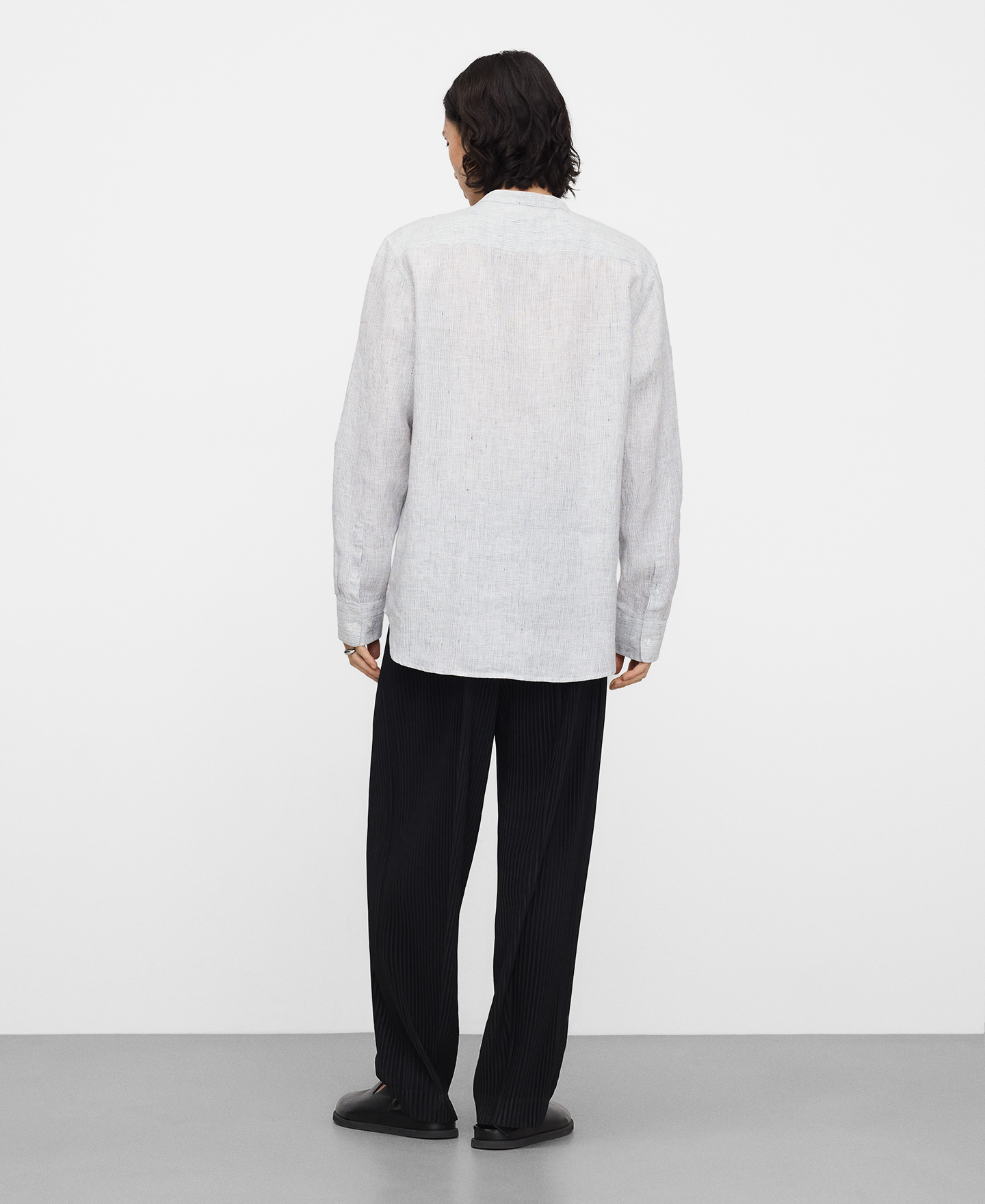 Linen regular fit mandarin collar shirt image number 2