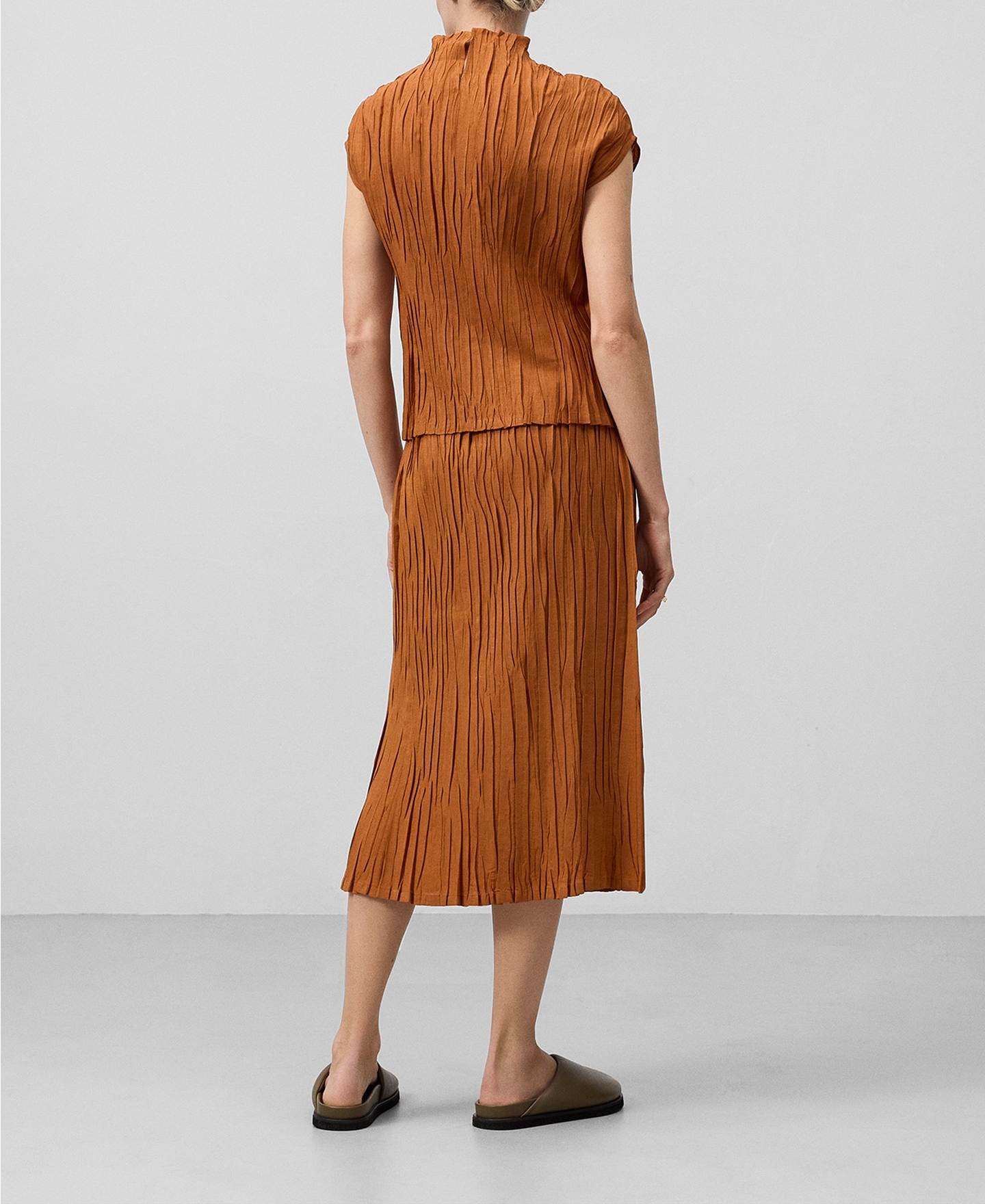 Pleated straight skirt woman image number 2