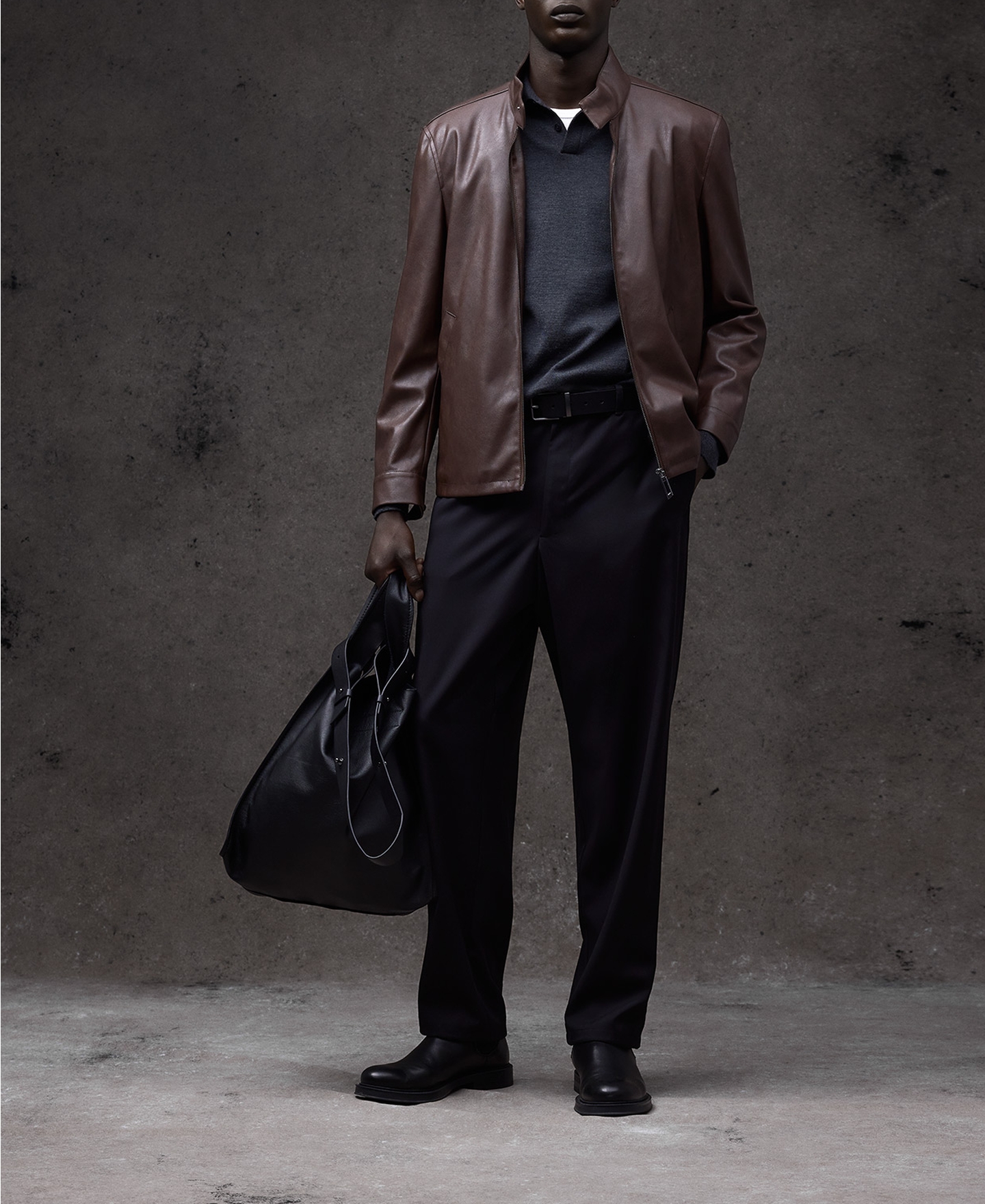 Black tailored trousers man image number 1