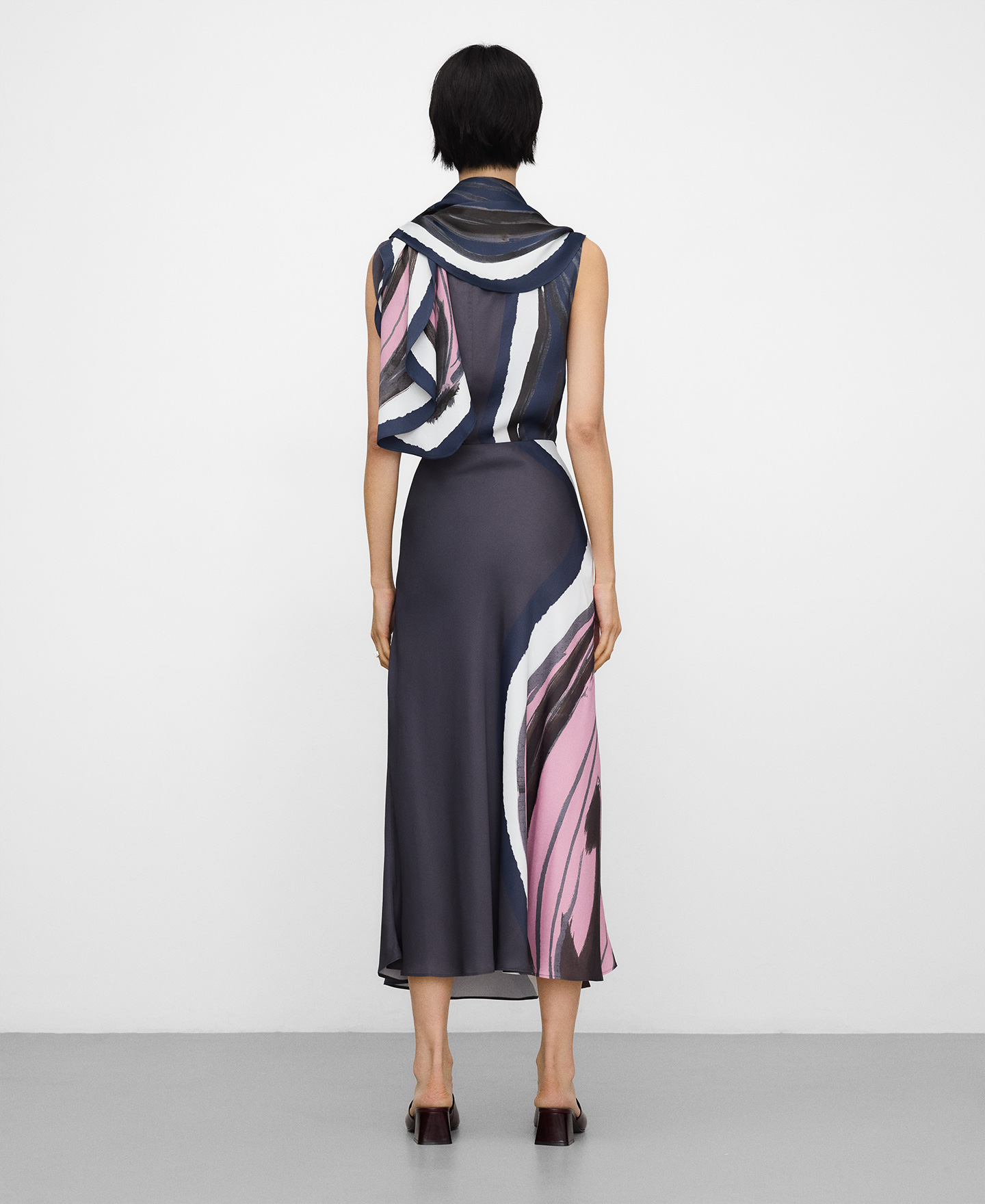 Printed top with a scarf neck image number 2