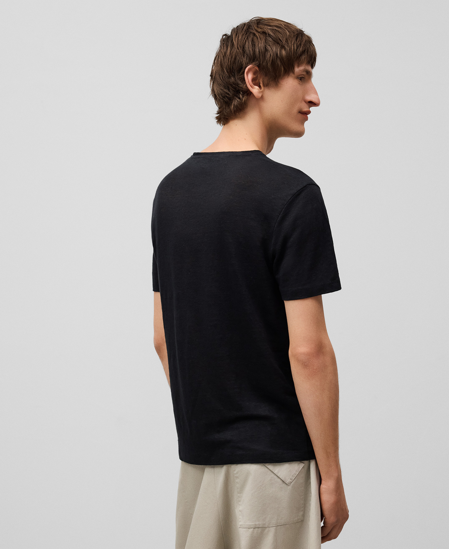 European linen regular fit T-shirt man image number 2