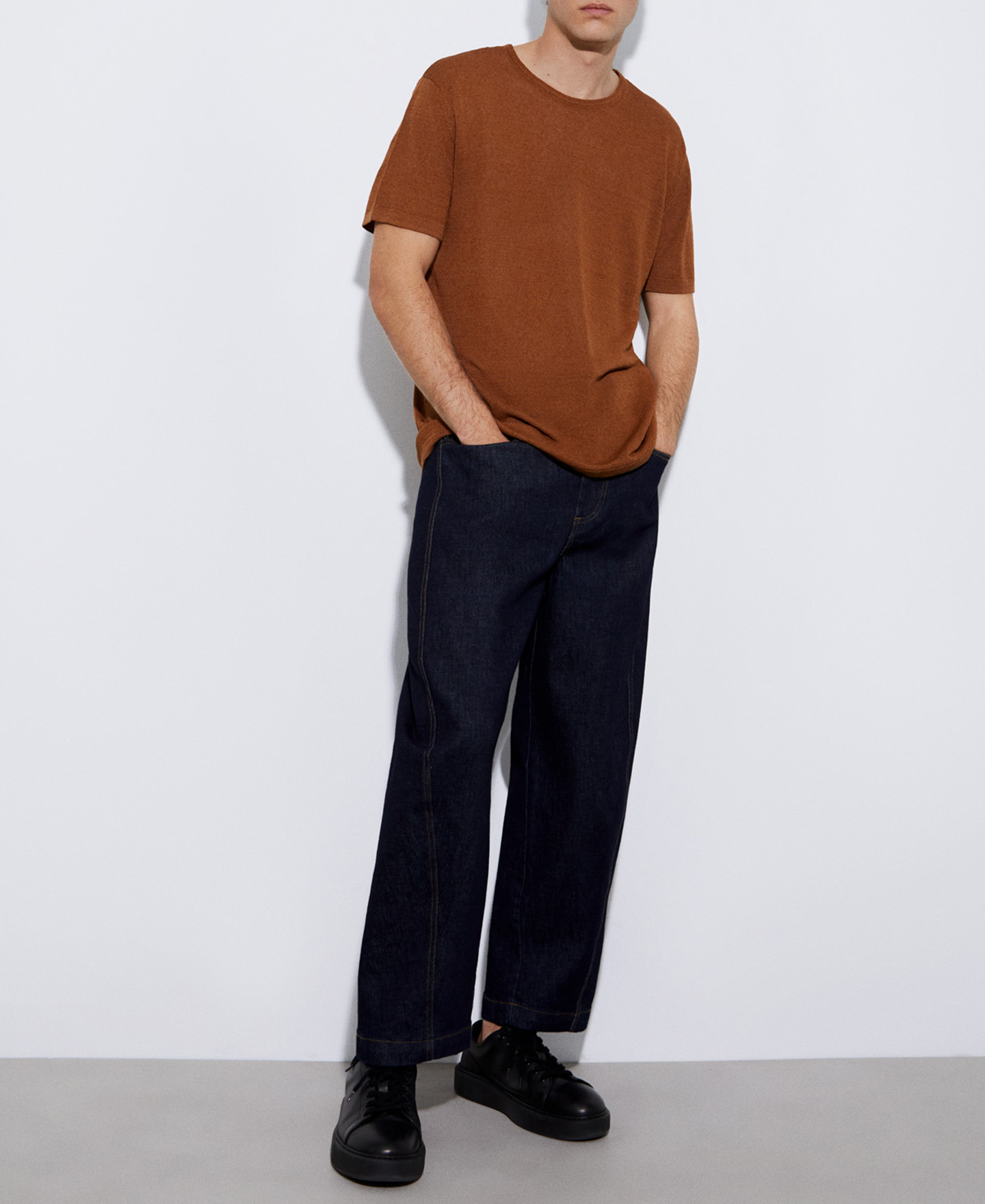 Linen and nylon crew neck t-shirt image number 1