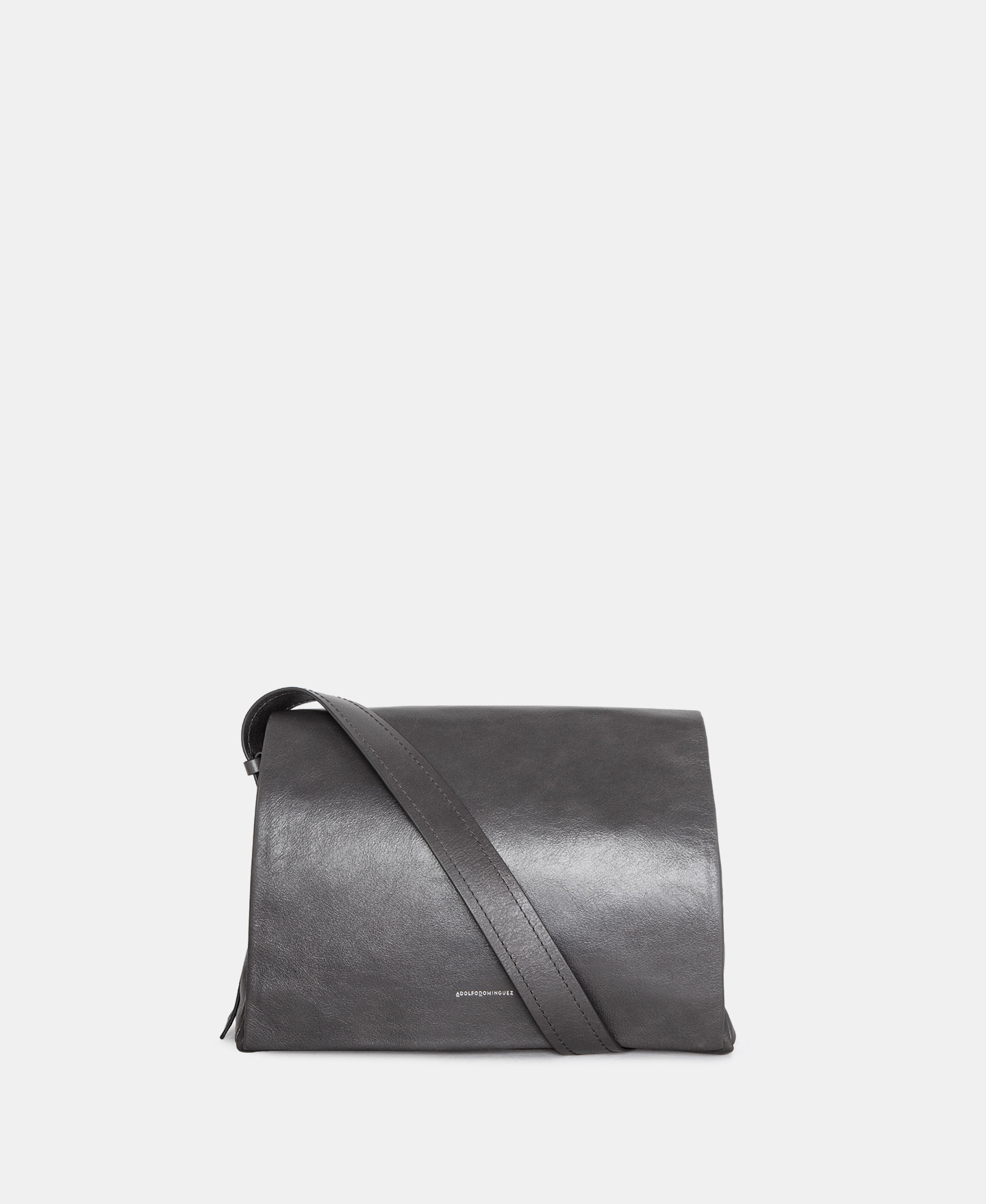 Crackled leather shoulder bag image number 0