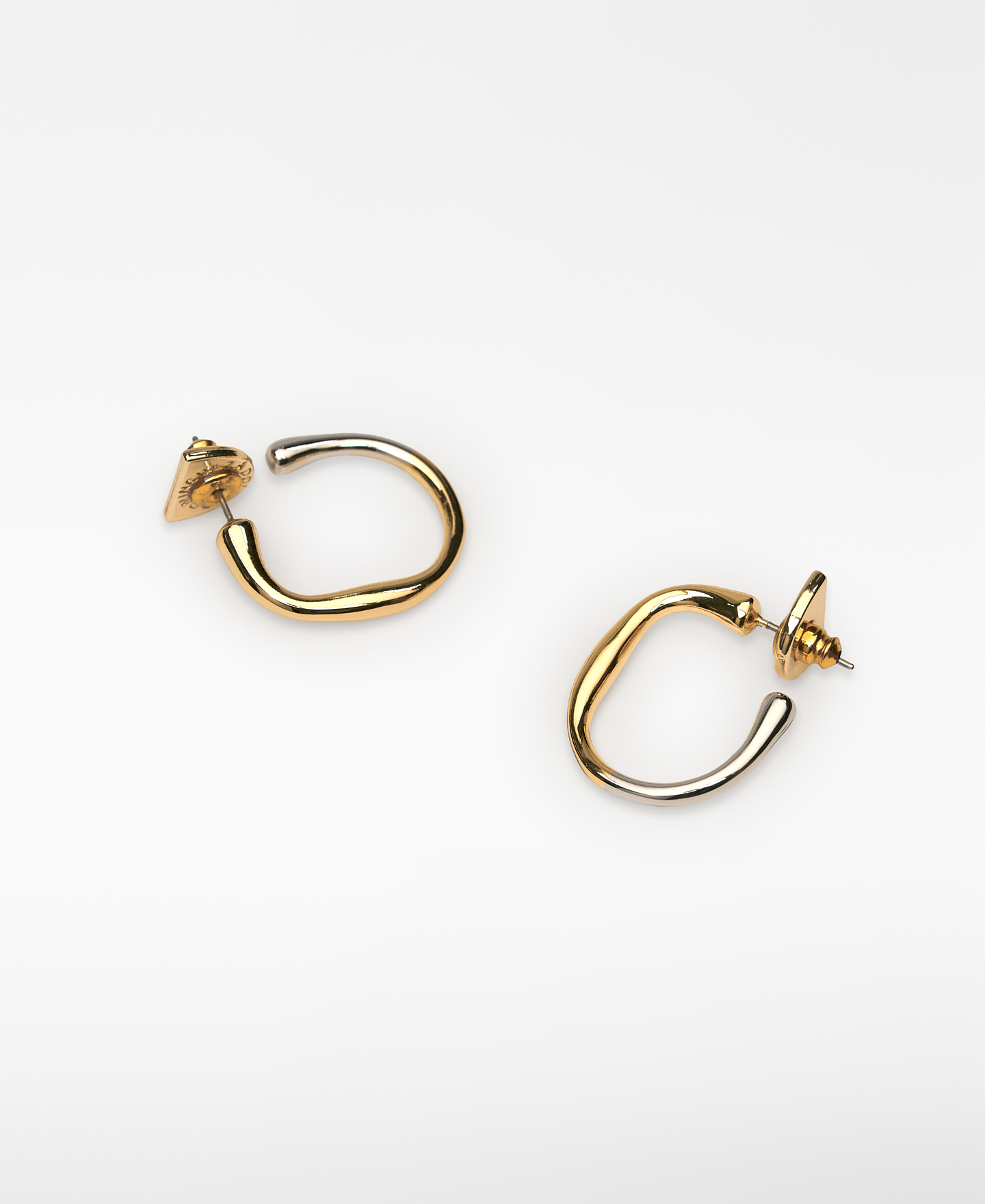 Double-lacquered metal hoops woman image number 1