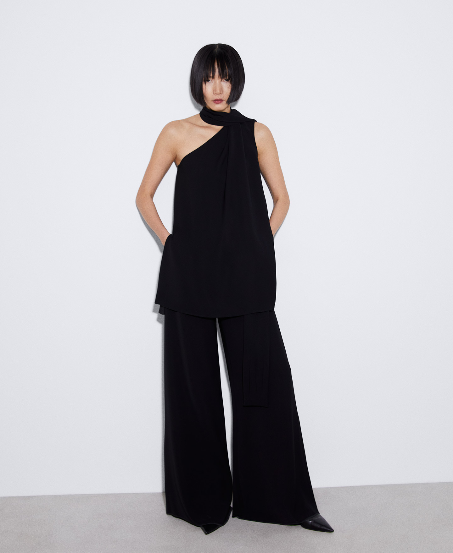 Asymmetrical top in recycled polyester image number 1
