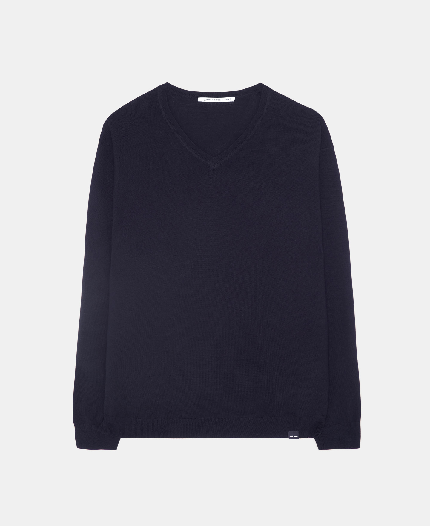 V-neck merino wool sweater image number 4
