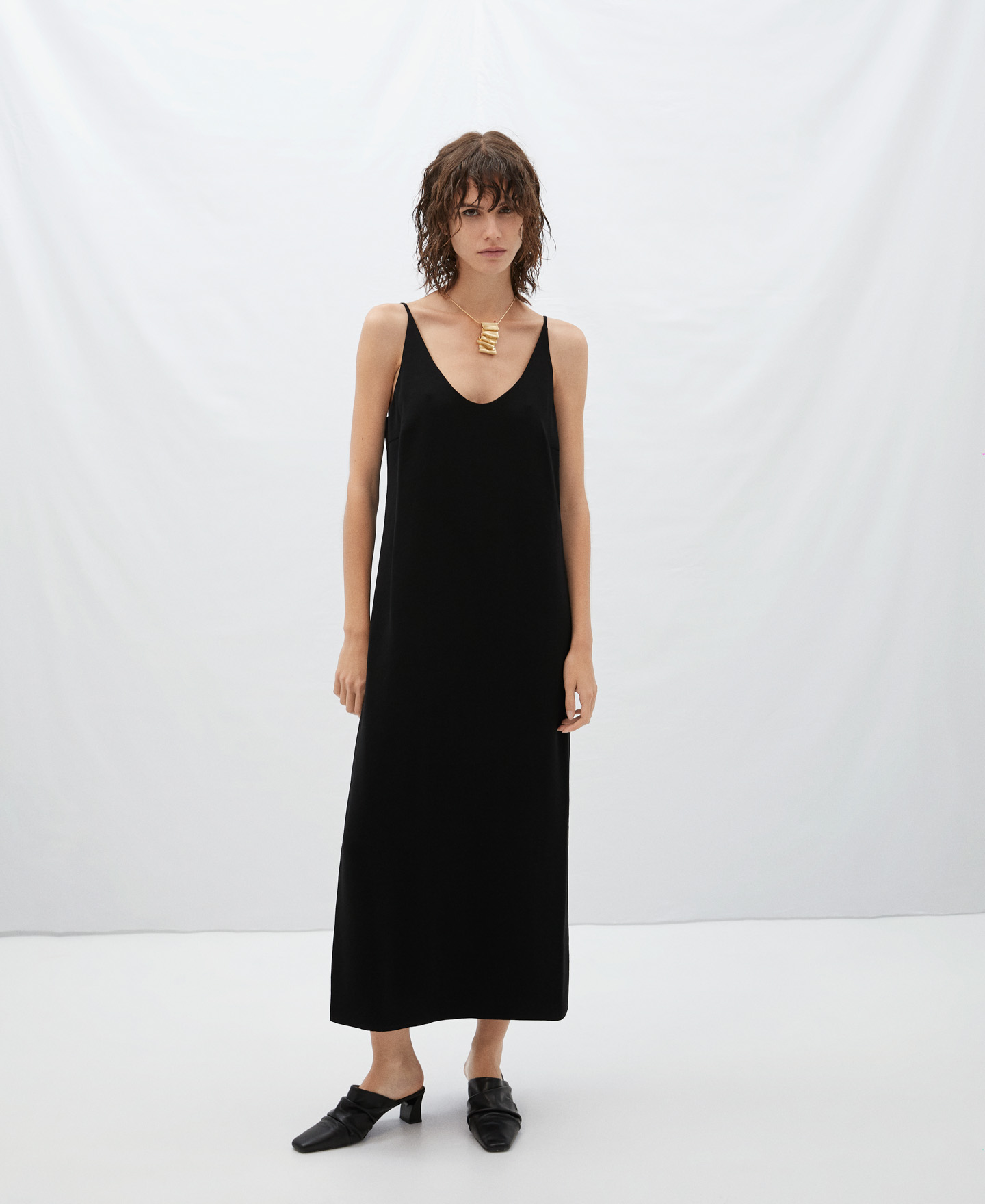 Sleeveless midi dress image number 0