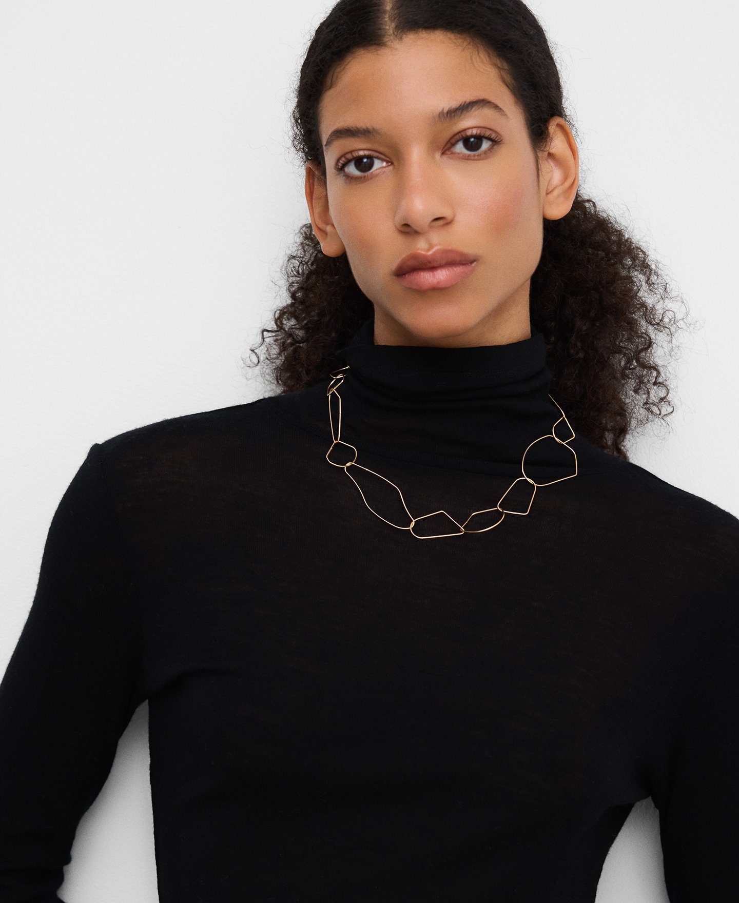 Irregular fine-link necklace image number 3