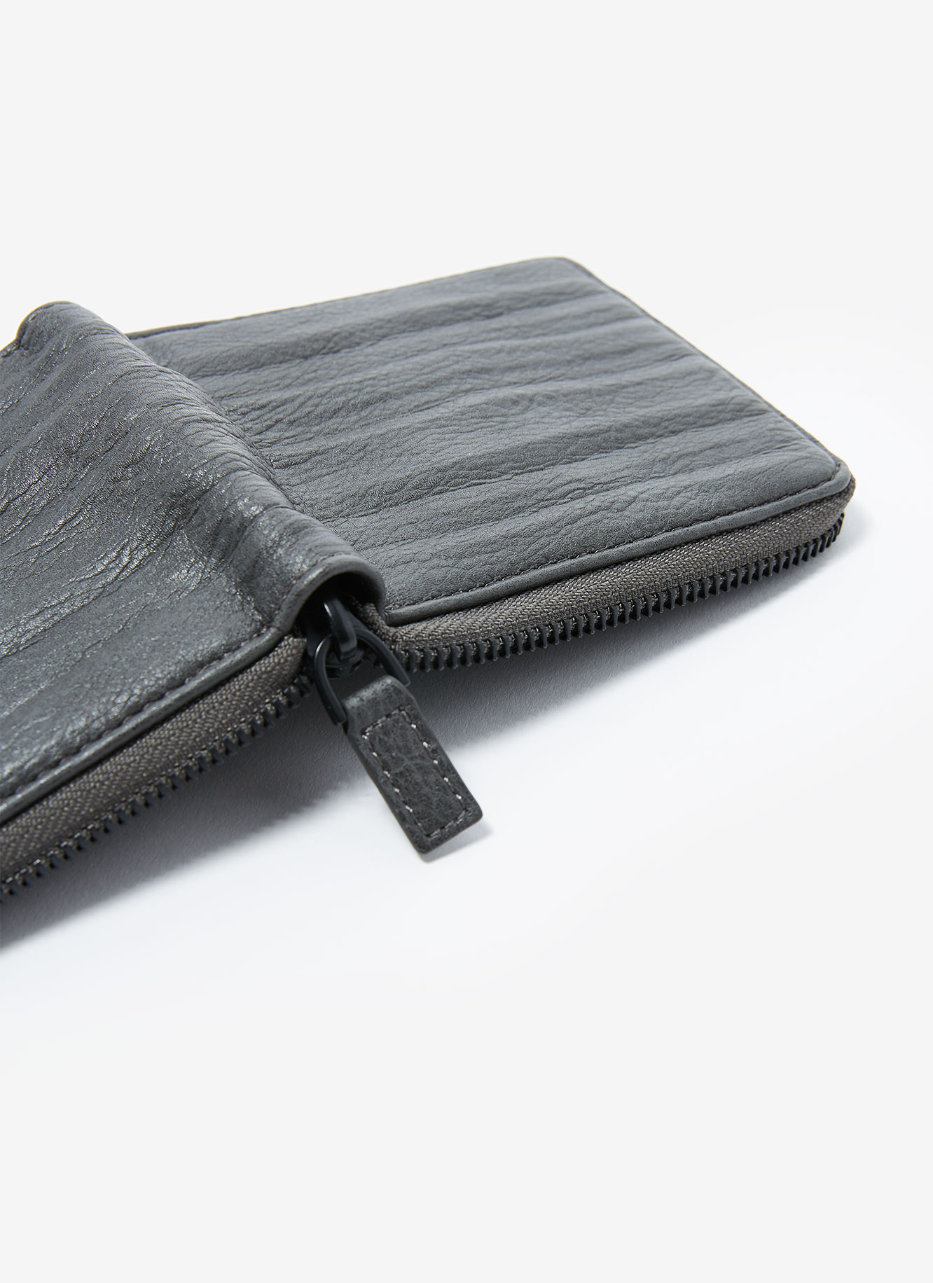 Squared wallet with crinkle finish image number 3