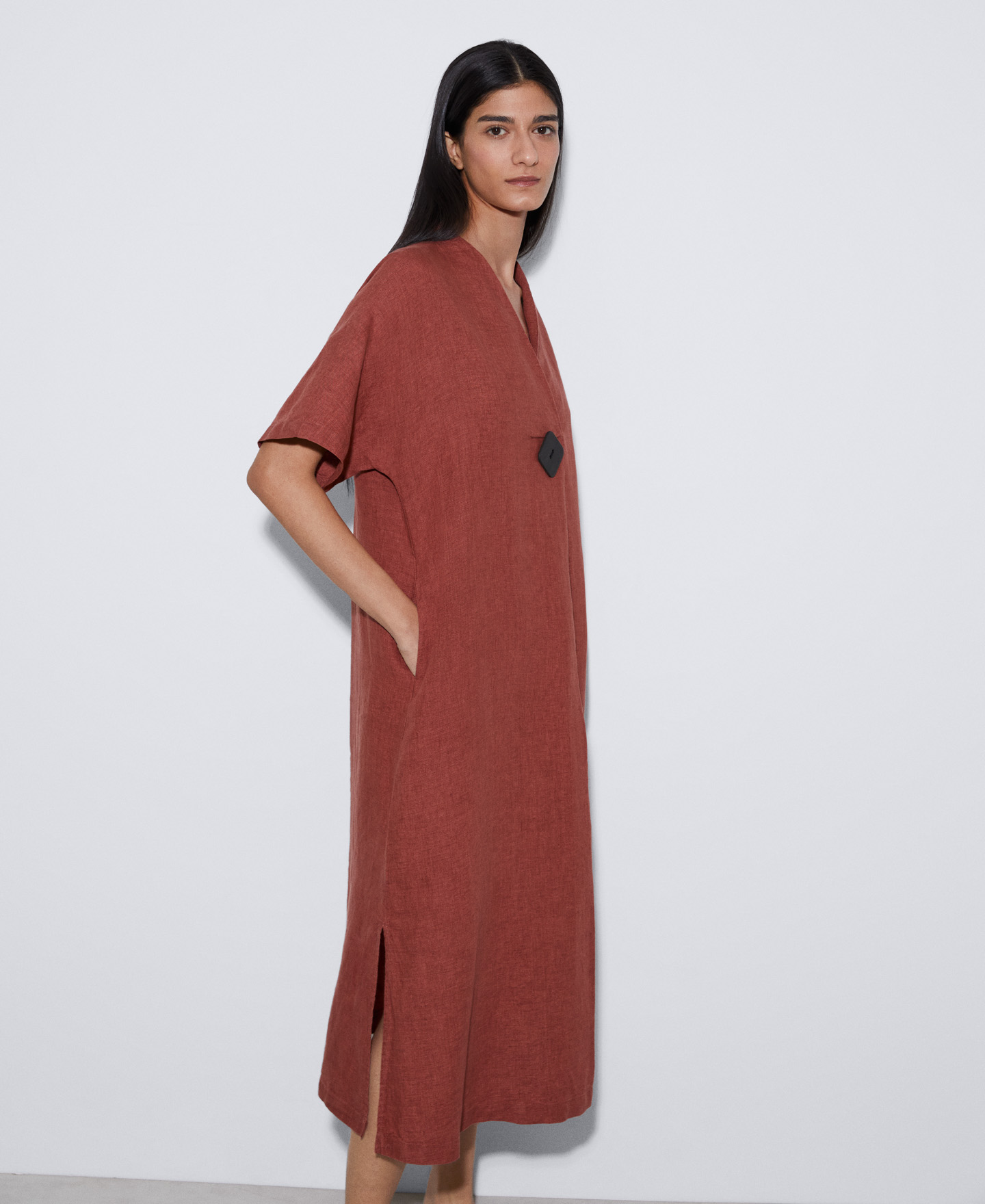 Straight line dress in European linen image number 0