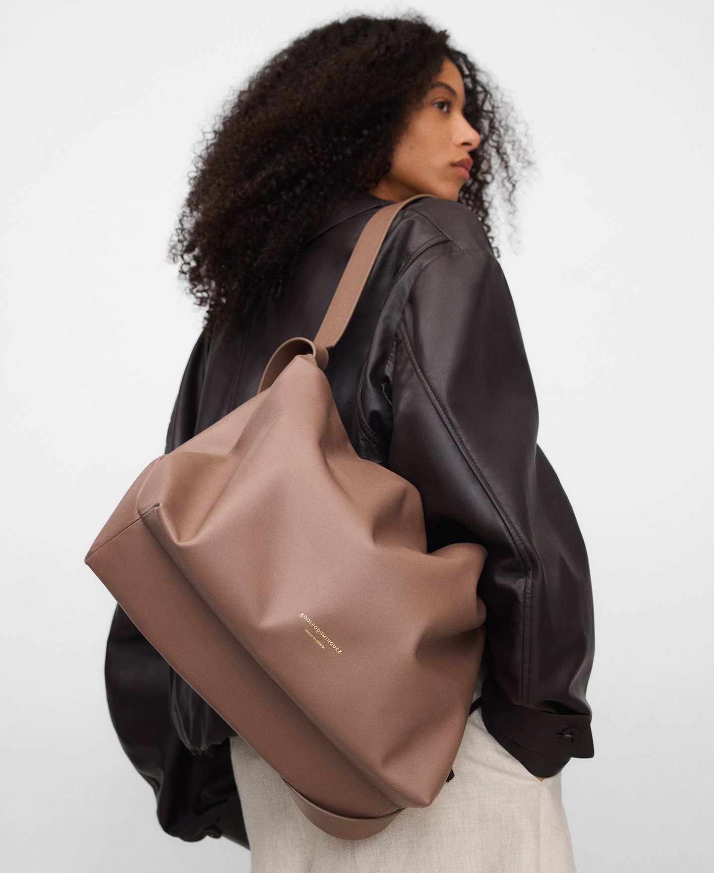 Doce leather maxi bag image number 5