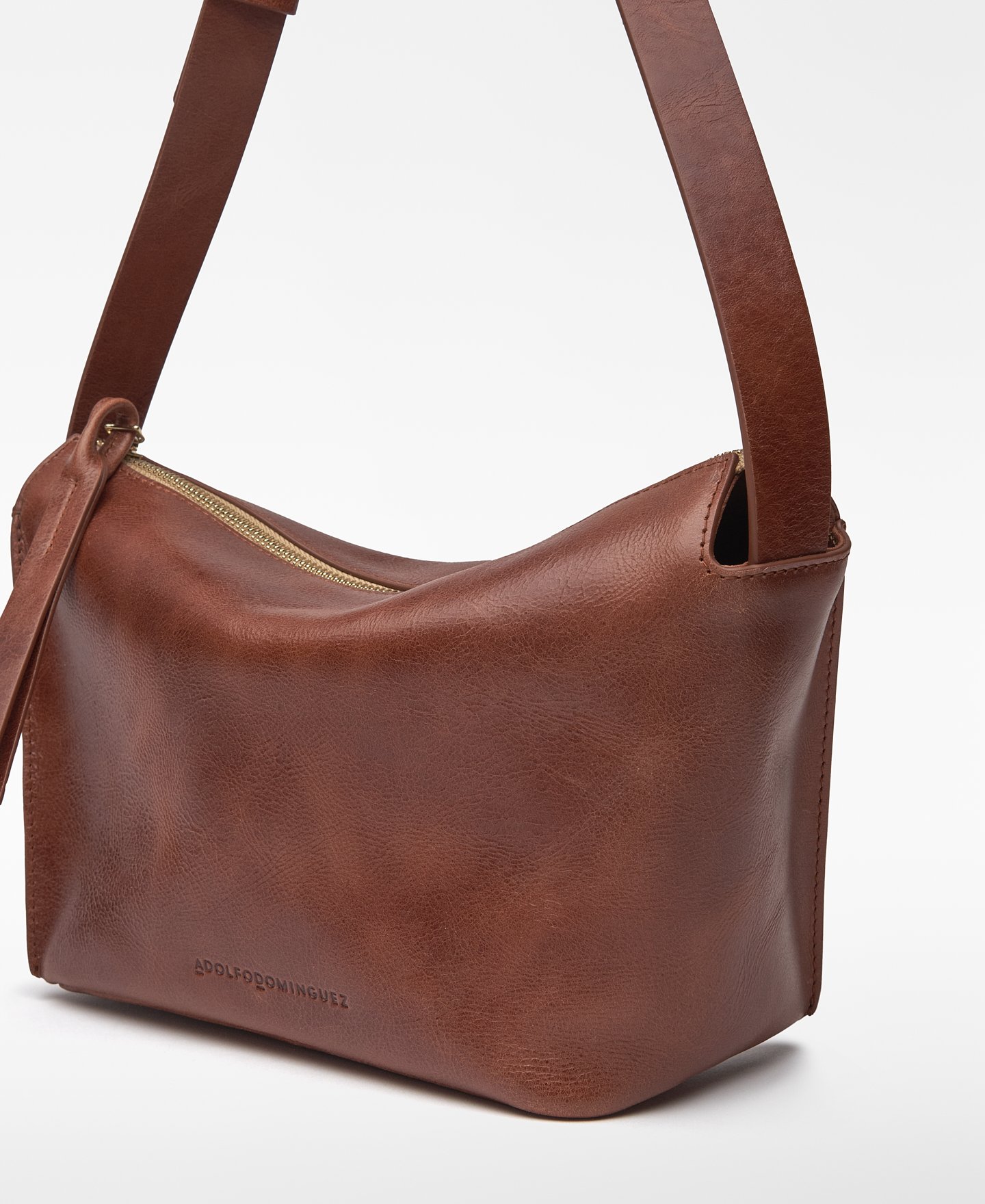 Orión medium crossbody woman image number 2