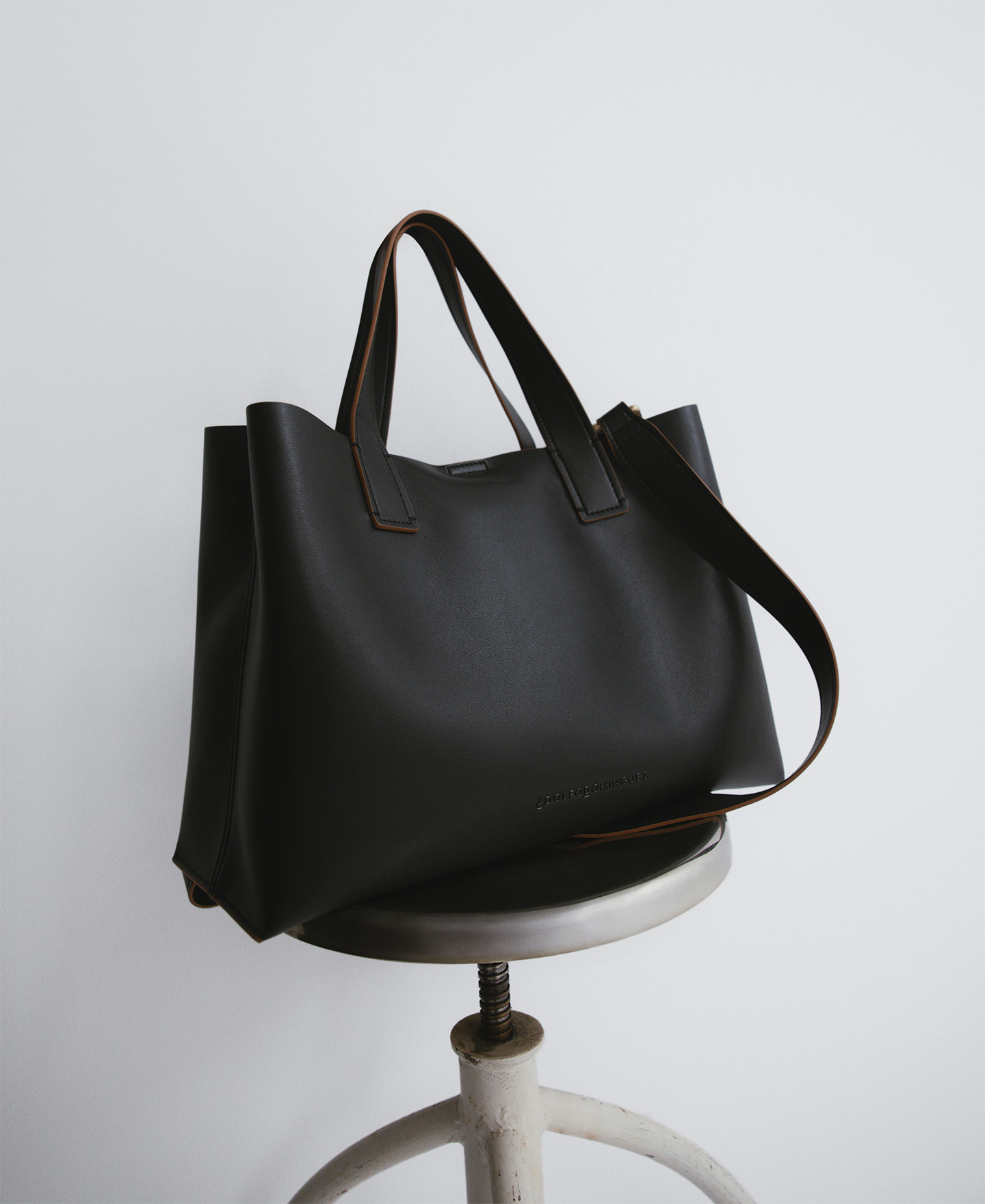 Leather-Non-Leather large city bag woman image number 4