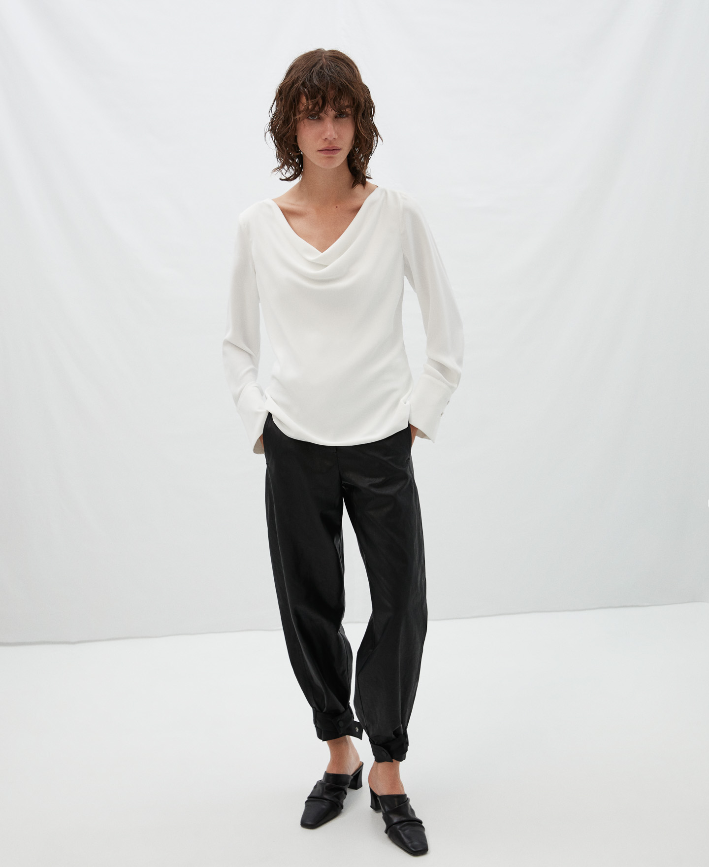 Blusa cuello drapeado image number 1