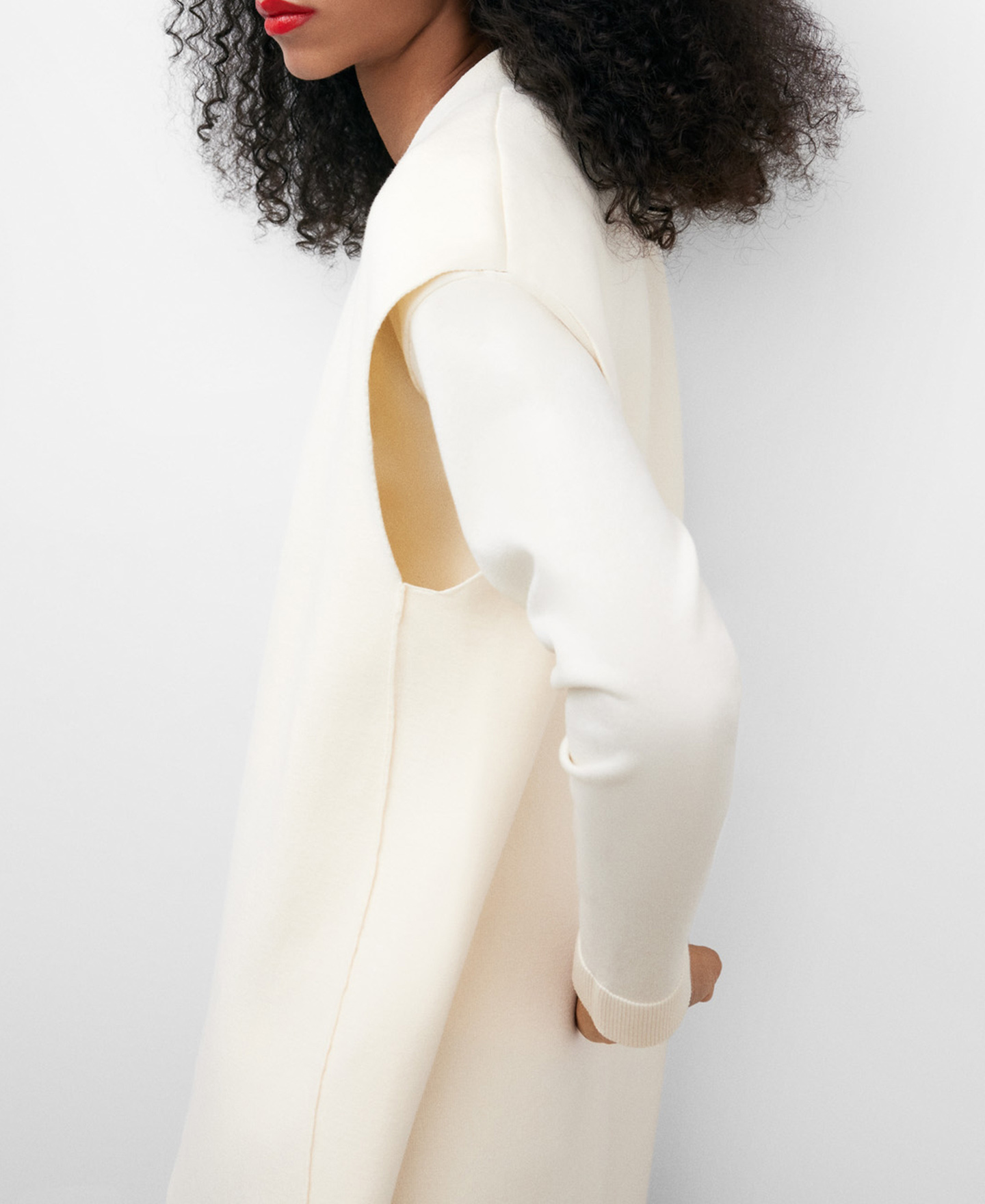 Double-fronted knitted waistcoat woman image number 3