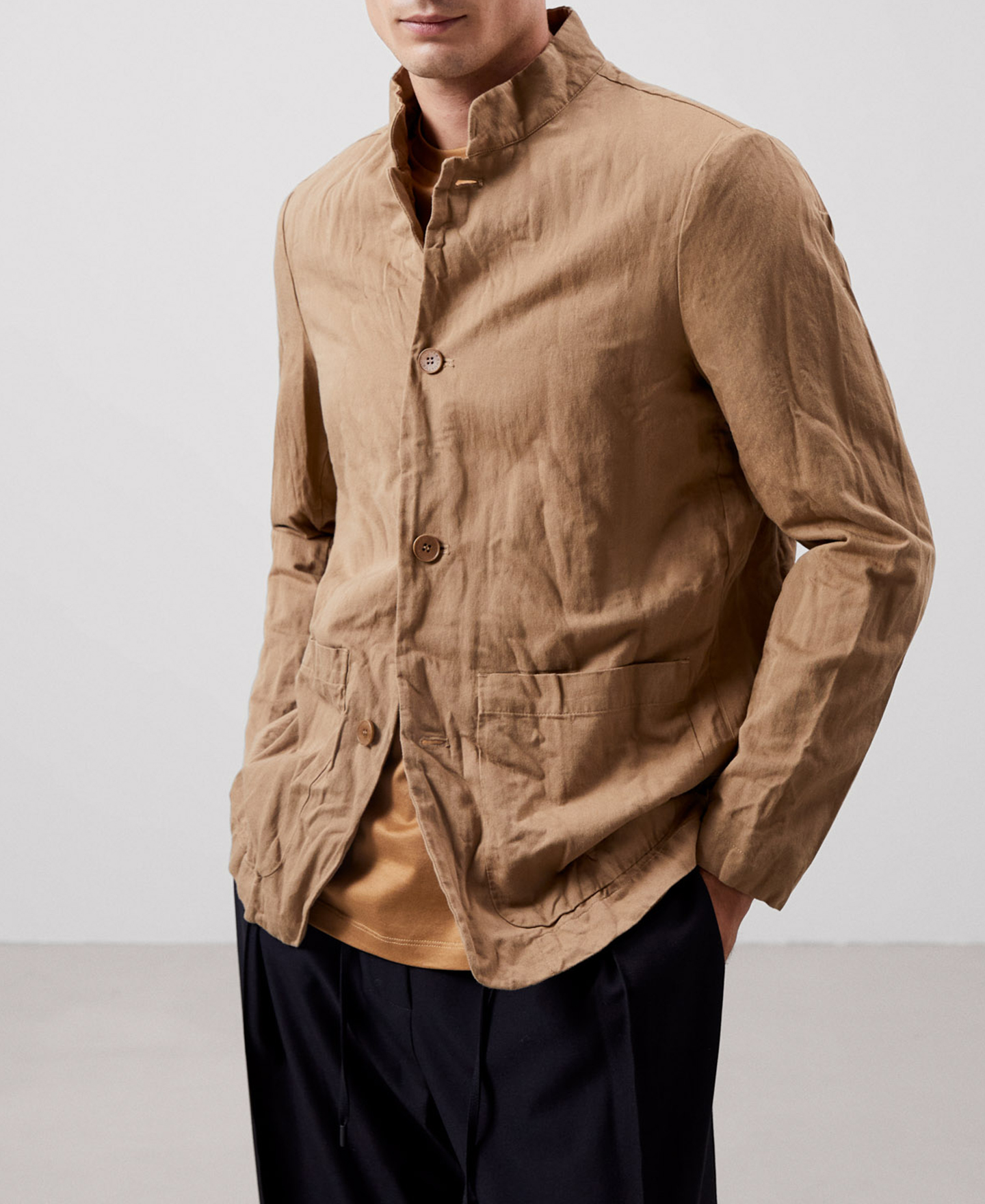 Blazer cuello Mao cuatro botones image number 0