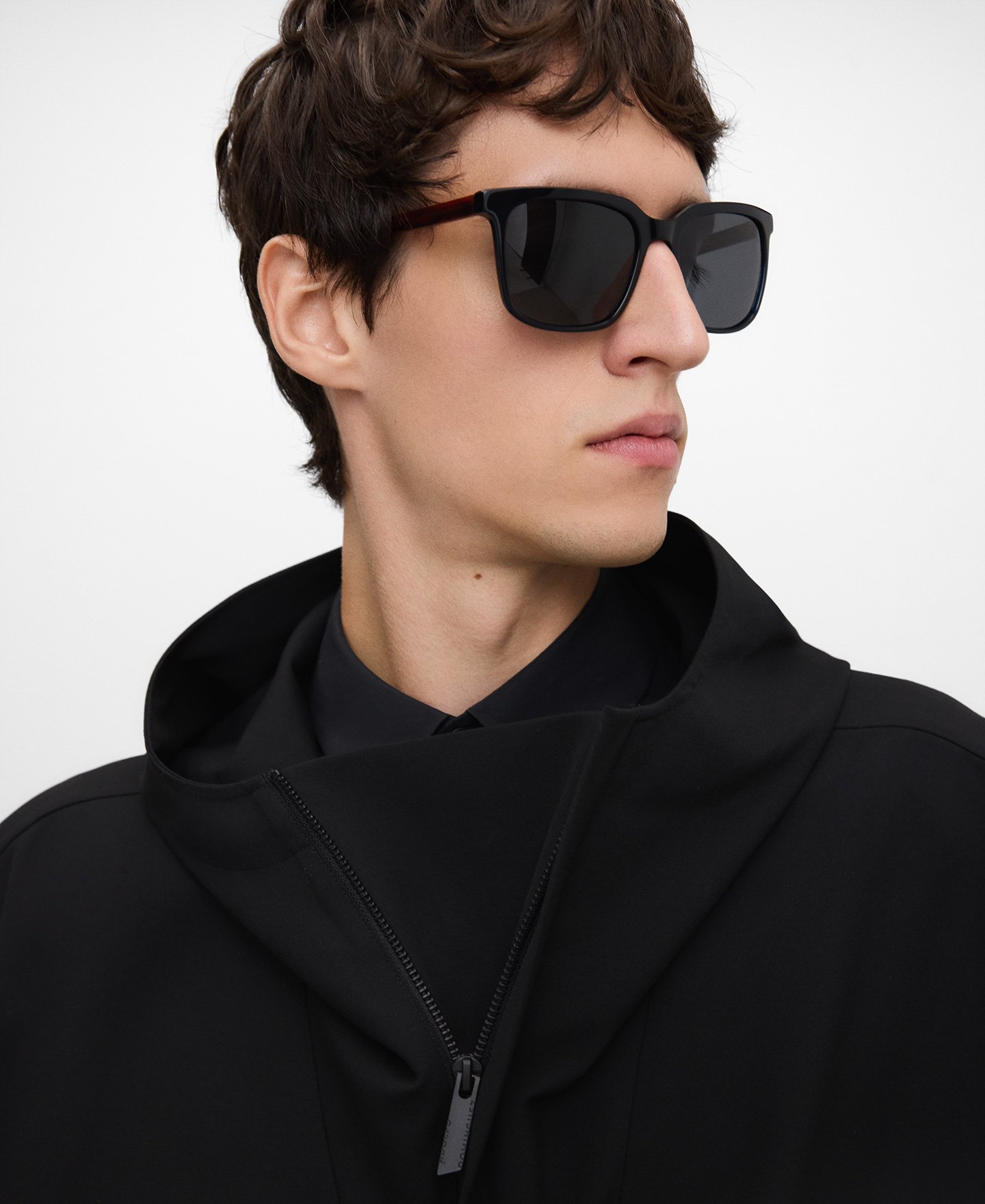 Chaqueta capucha cremallera hombre image number 3