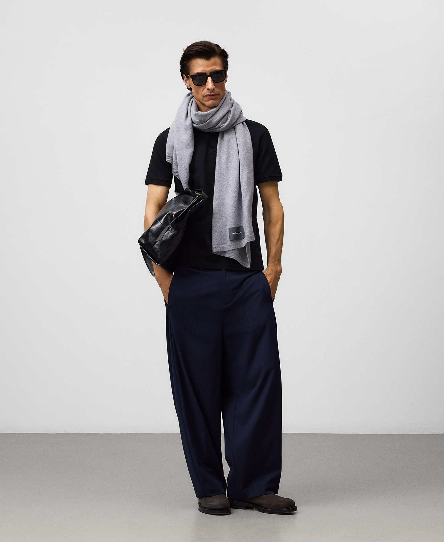 Merino wool scarf man image number 3