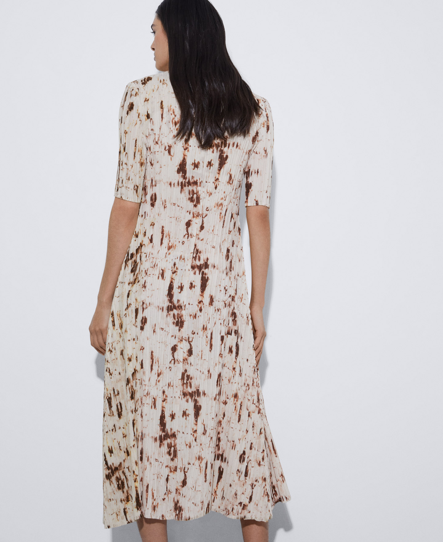 Japanese sleeve crinkle print dress image number 2