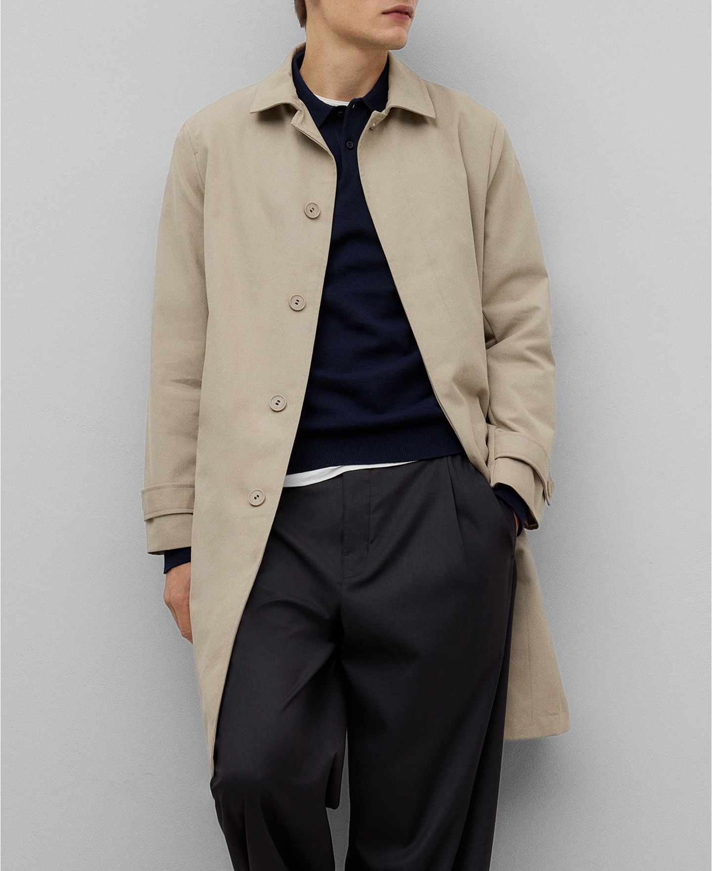 Mackintosh type trench coat man image number 0