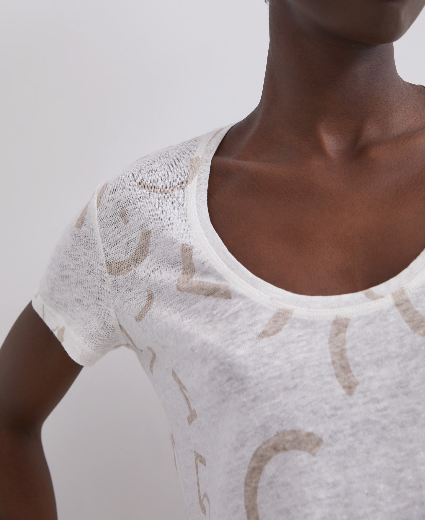 Linen logo t-shirt image number 2