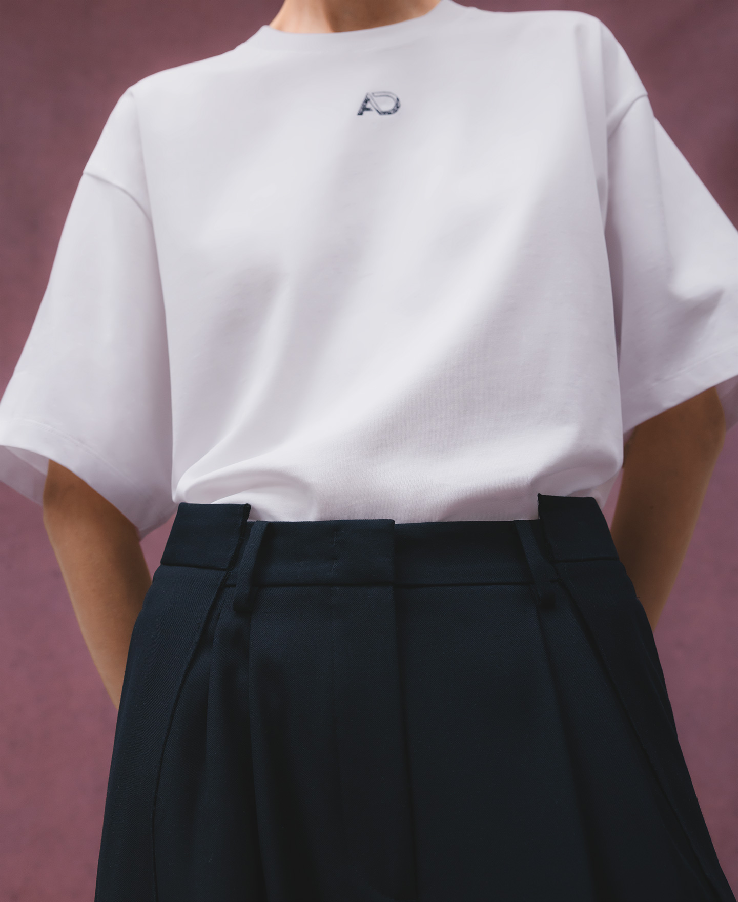 Asymmetrische Damenhose mit Abnähern image number 3