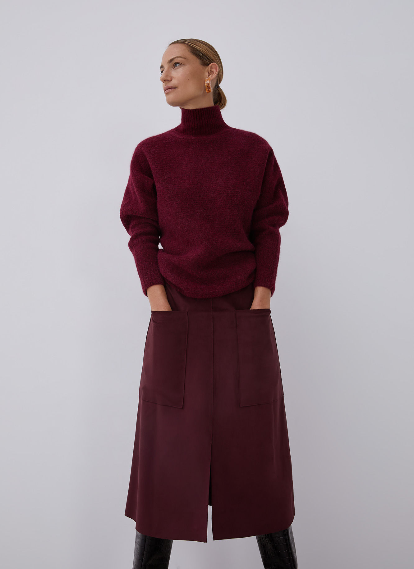 Jersey cuello alto hilatura alpaca image number 4
