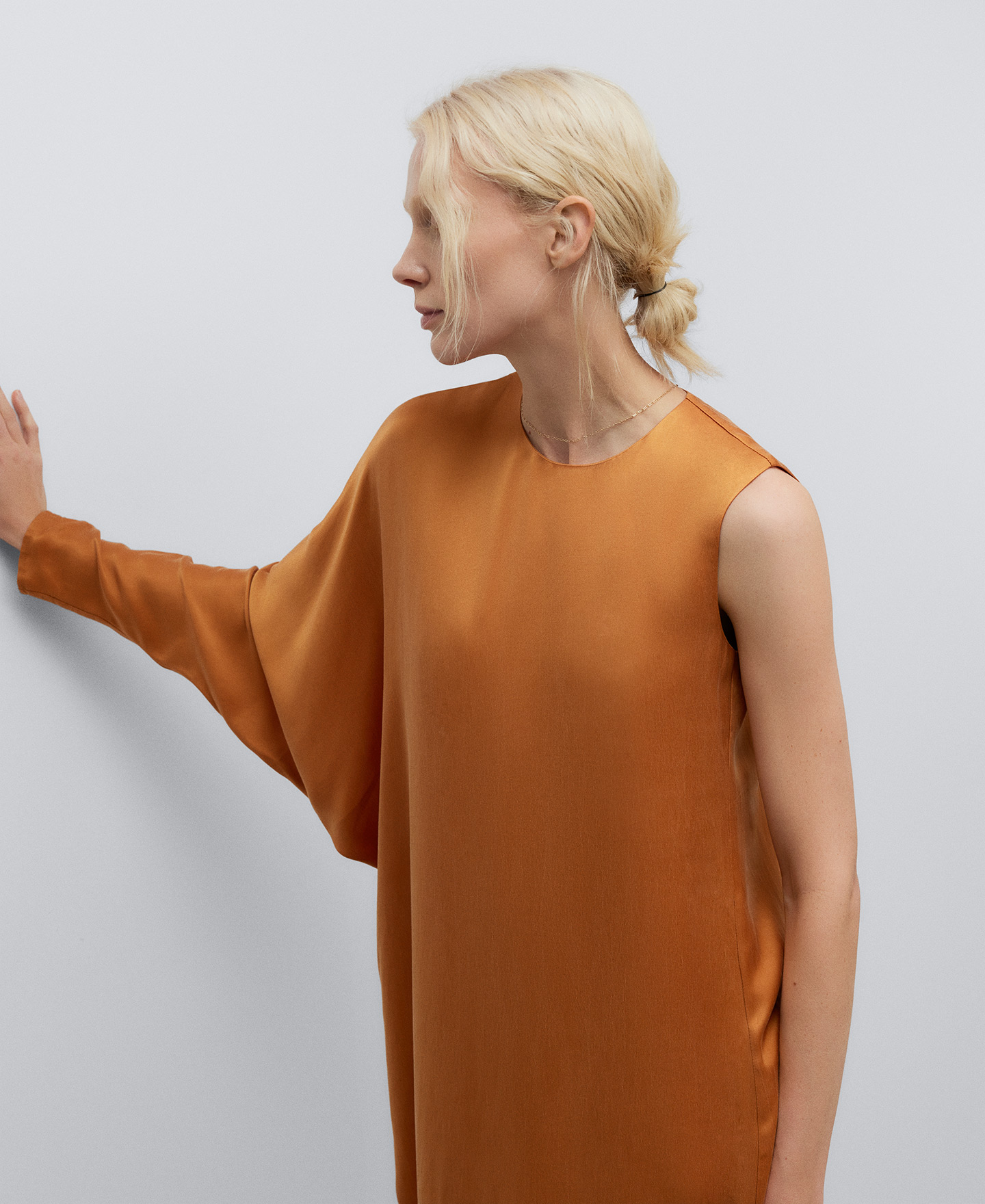 Vestido asimétrico naranja mujer image number 3