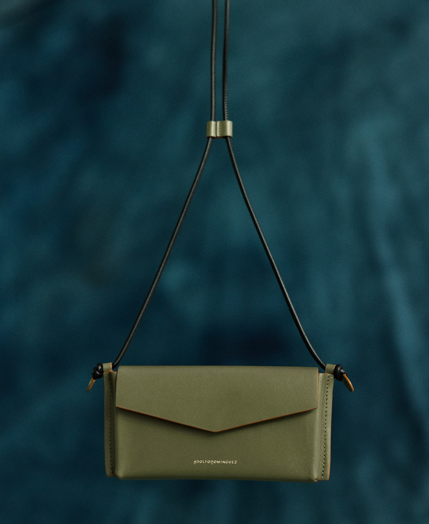 Leather horizontal phone holder woman image number 3