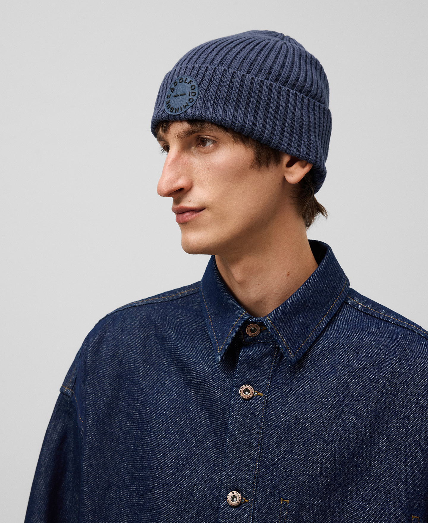 Knit hat with logo patch man image number 3