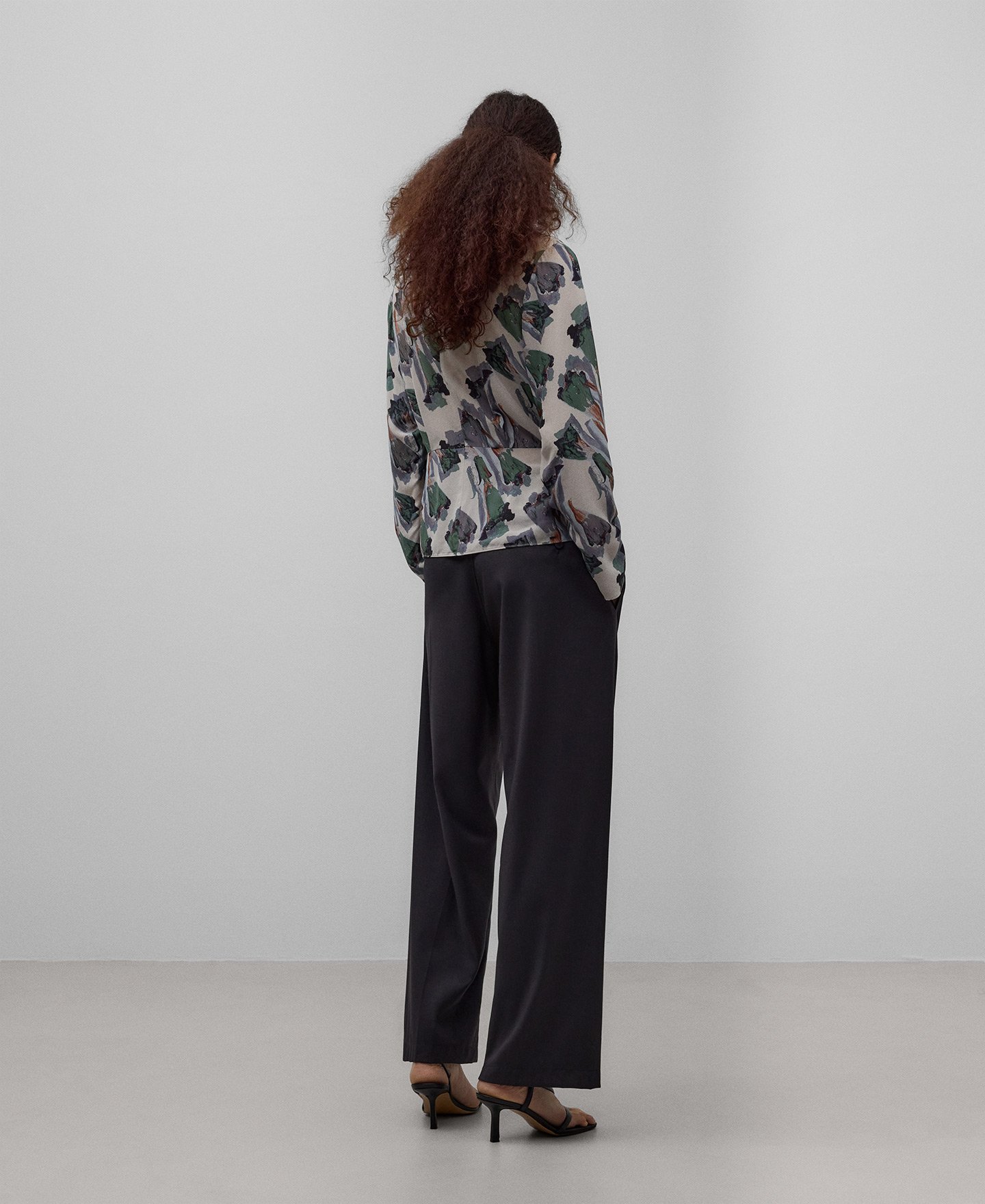 Printed top with draped waist woman image number 2