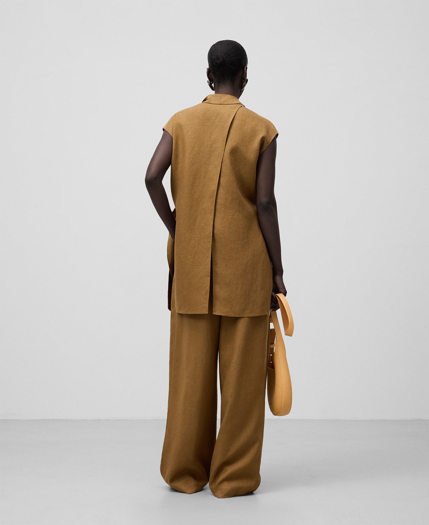 Pleated hemp pants woman image number 2