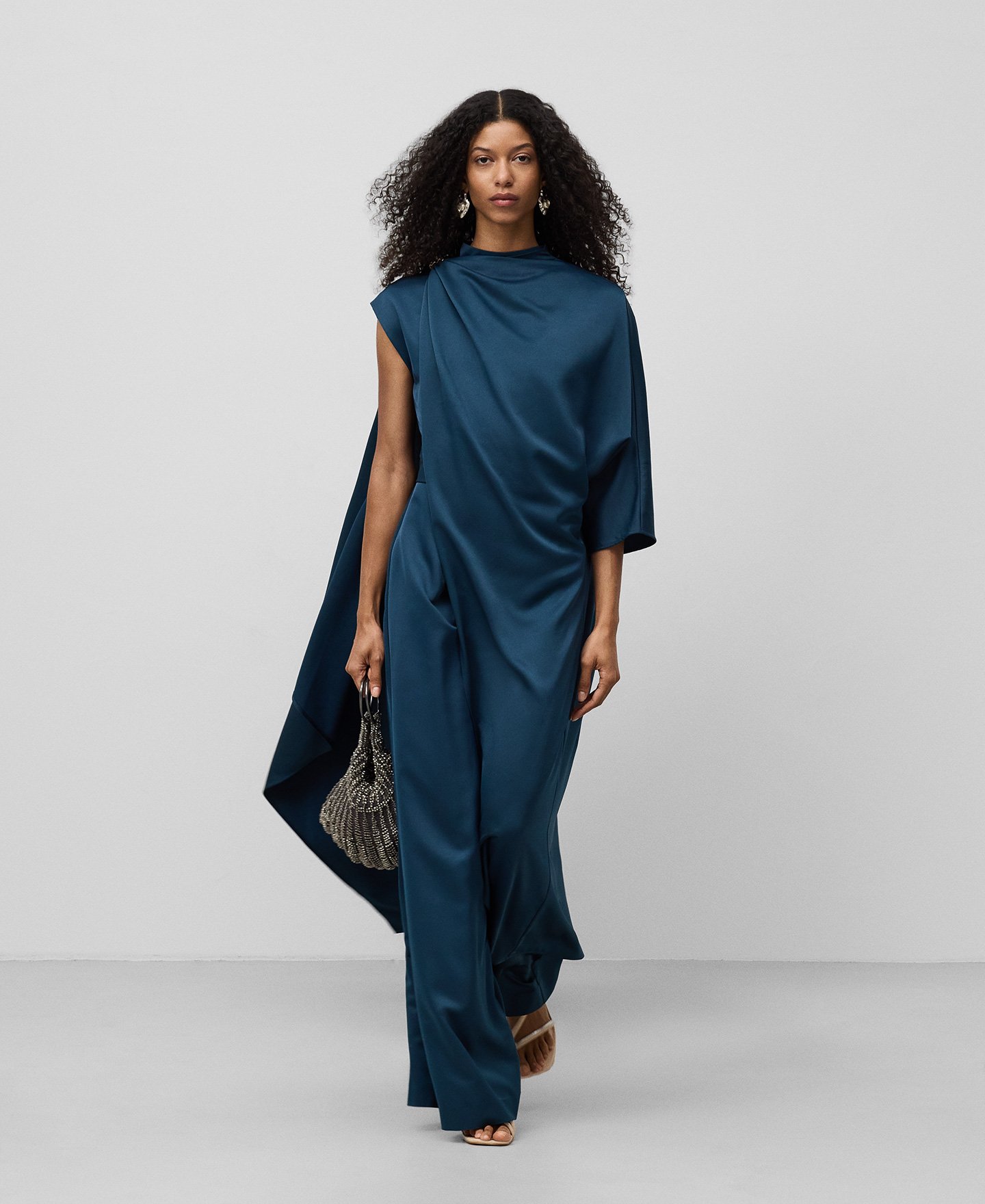 Langer Overall mit asymmetrischem Cape Damen image number 0