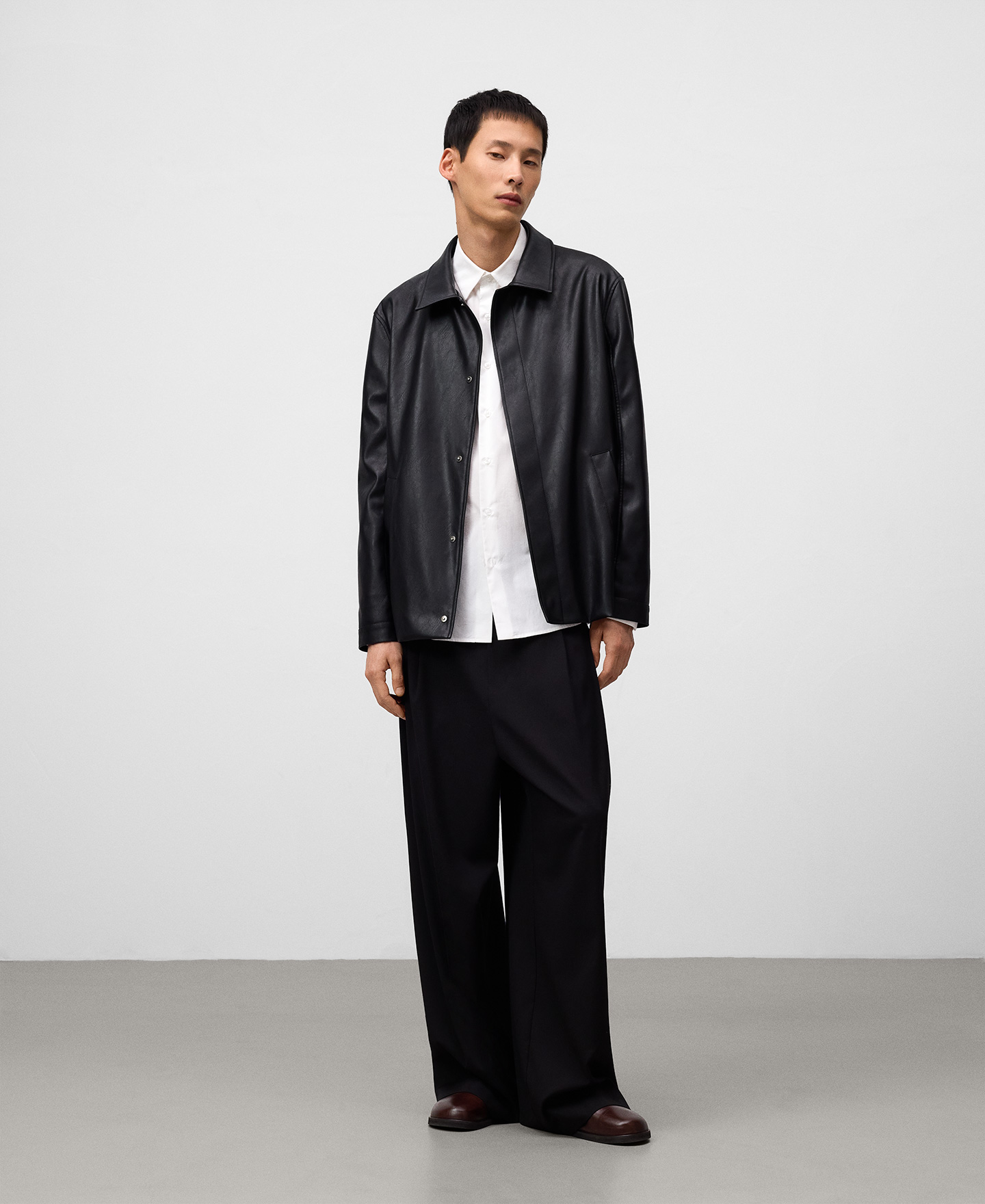 Regular fit lapel collar shirt man image number 1