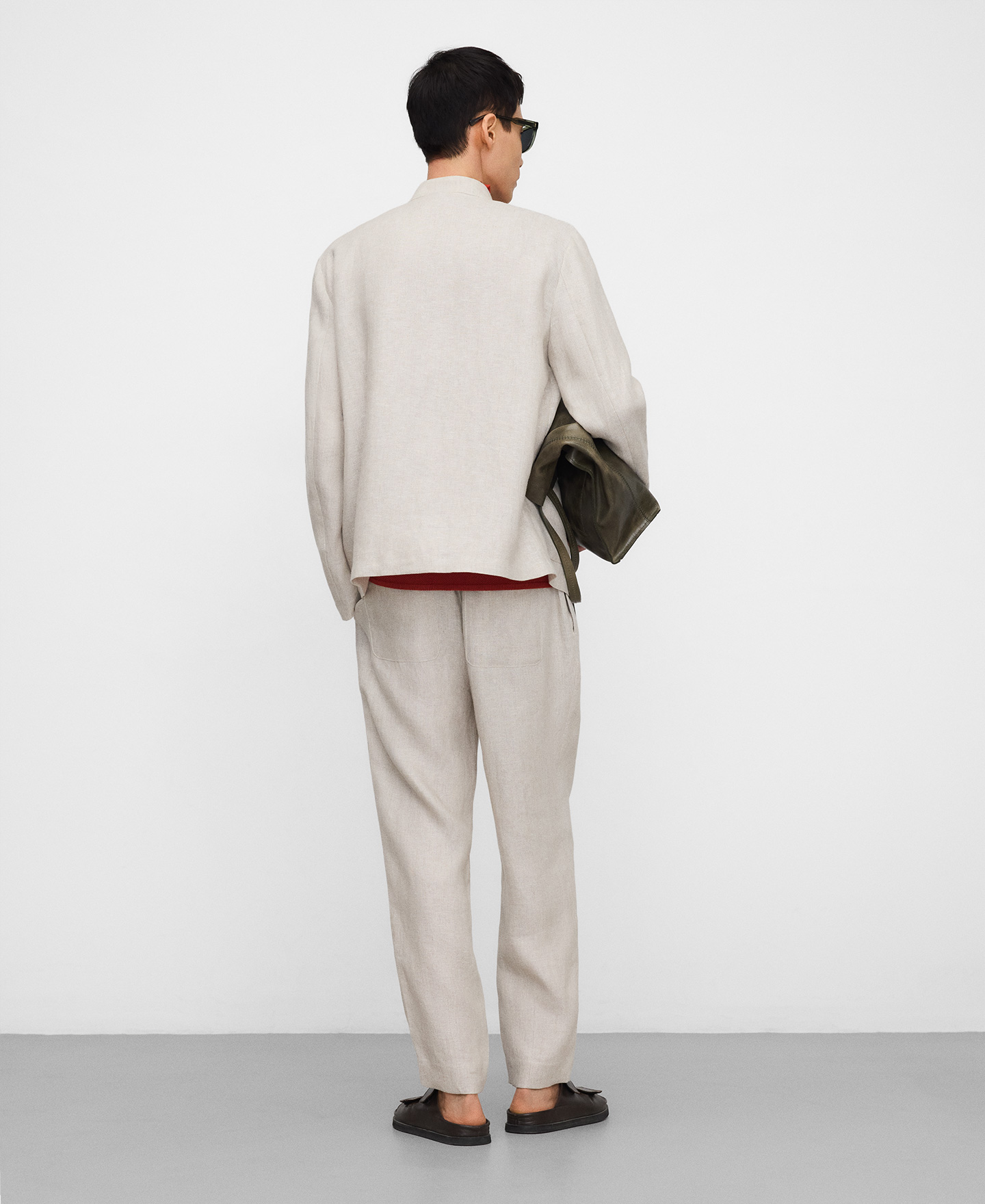European linen semi-jogger trousers image number 2