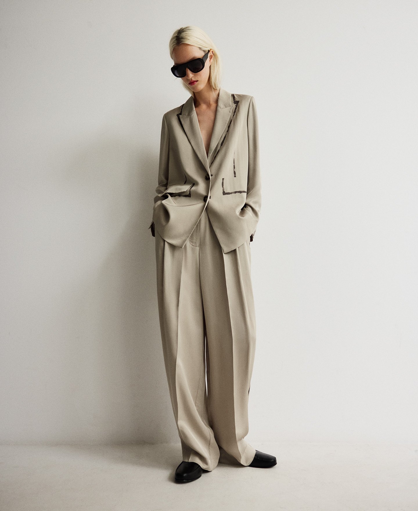 Paint-effect barrel fit trousers woman image number 0