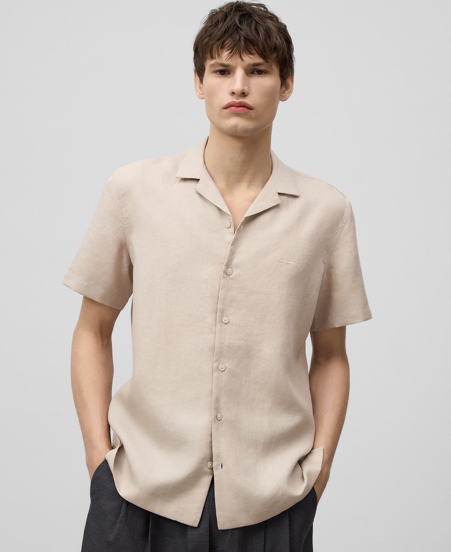European linen bowling collar shirt man image number 0