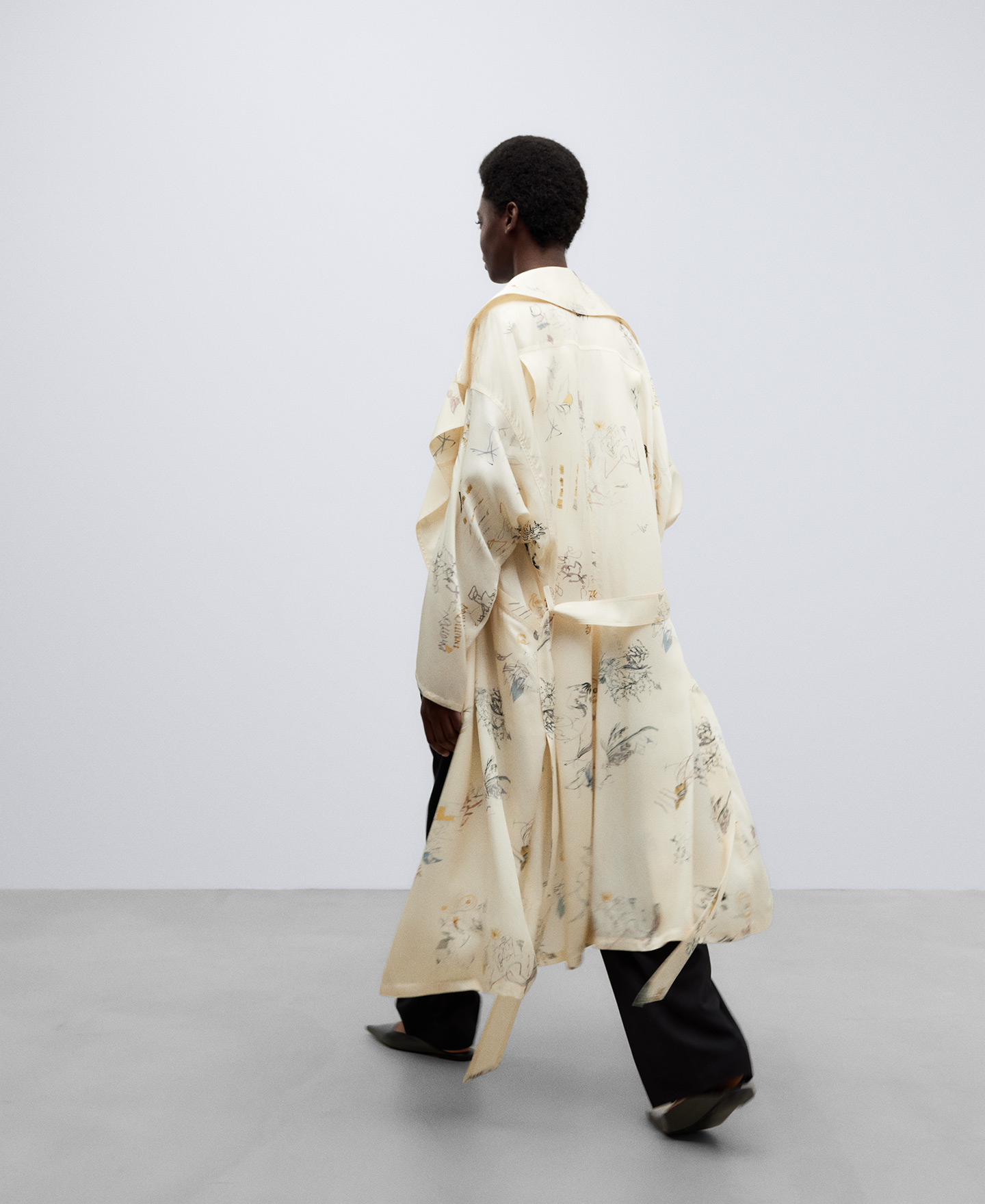 Printed kimono jacket image number 2