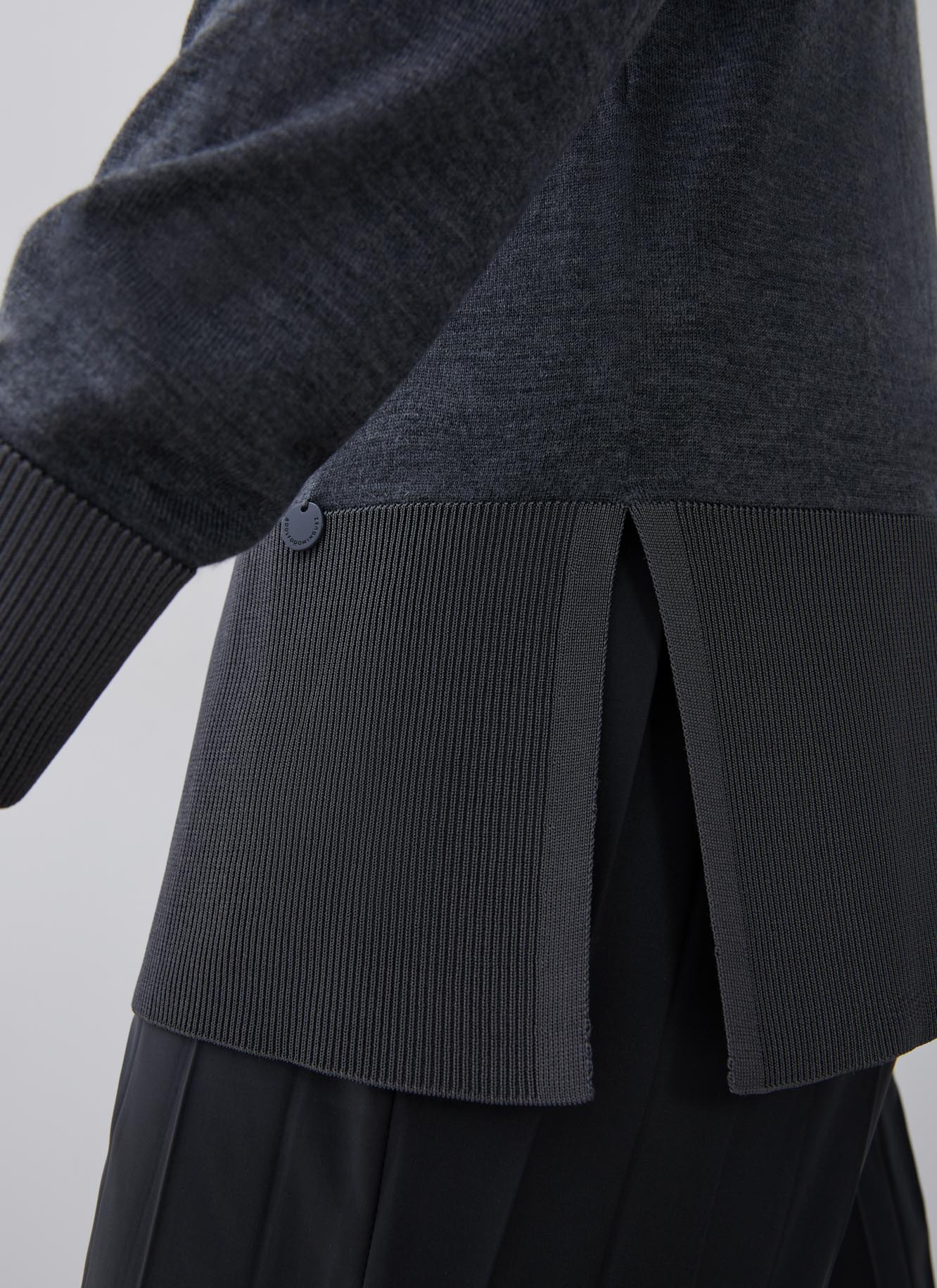 Fluid merino wool sweater image number 2