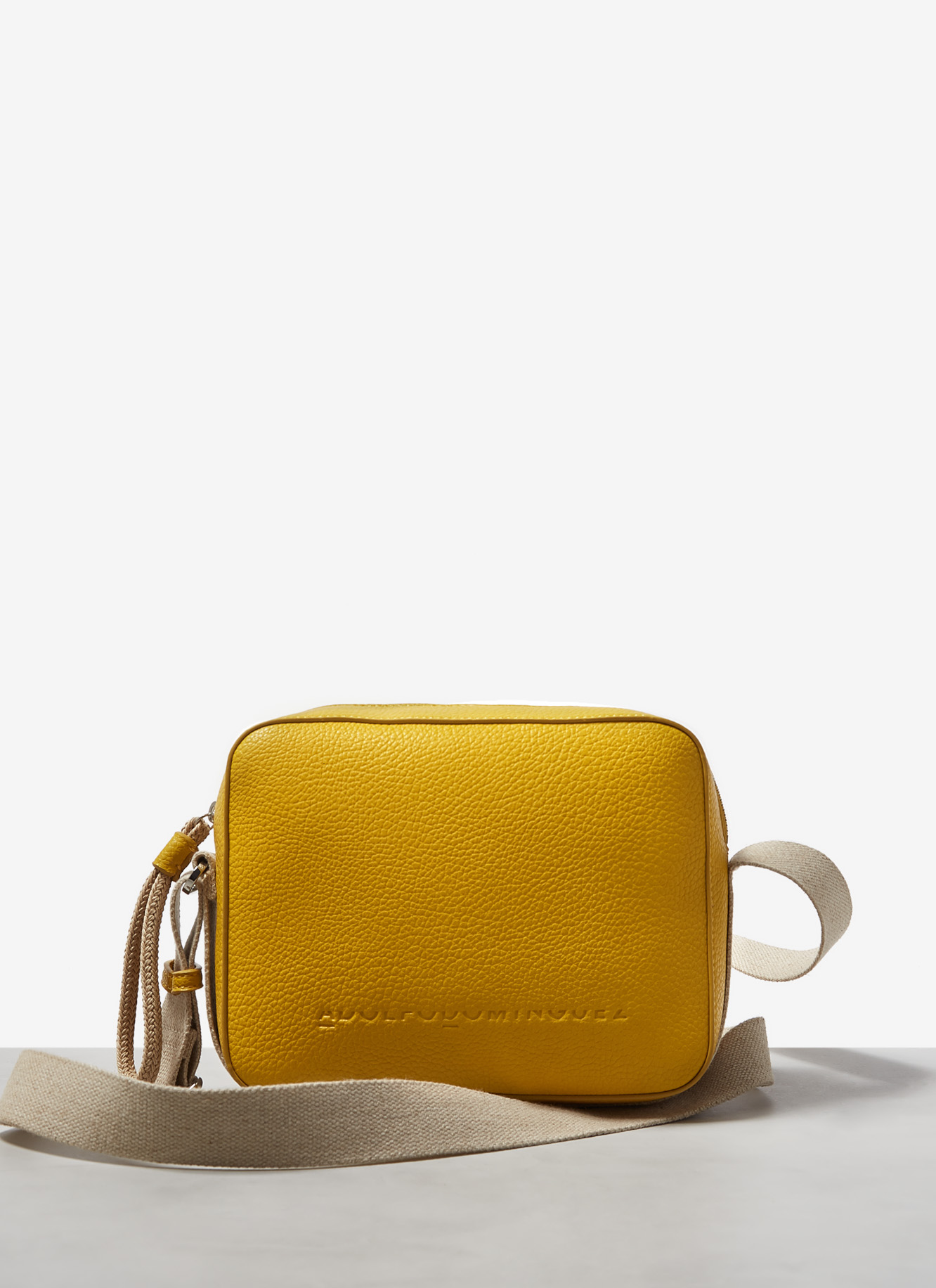 Squared faux leather crossbody bag image number 3