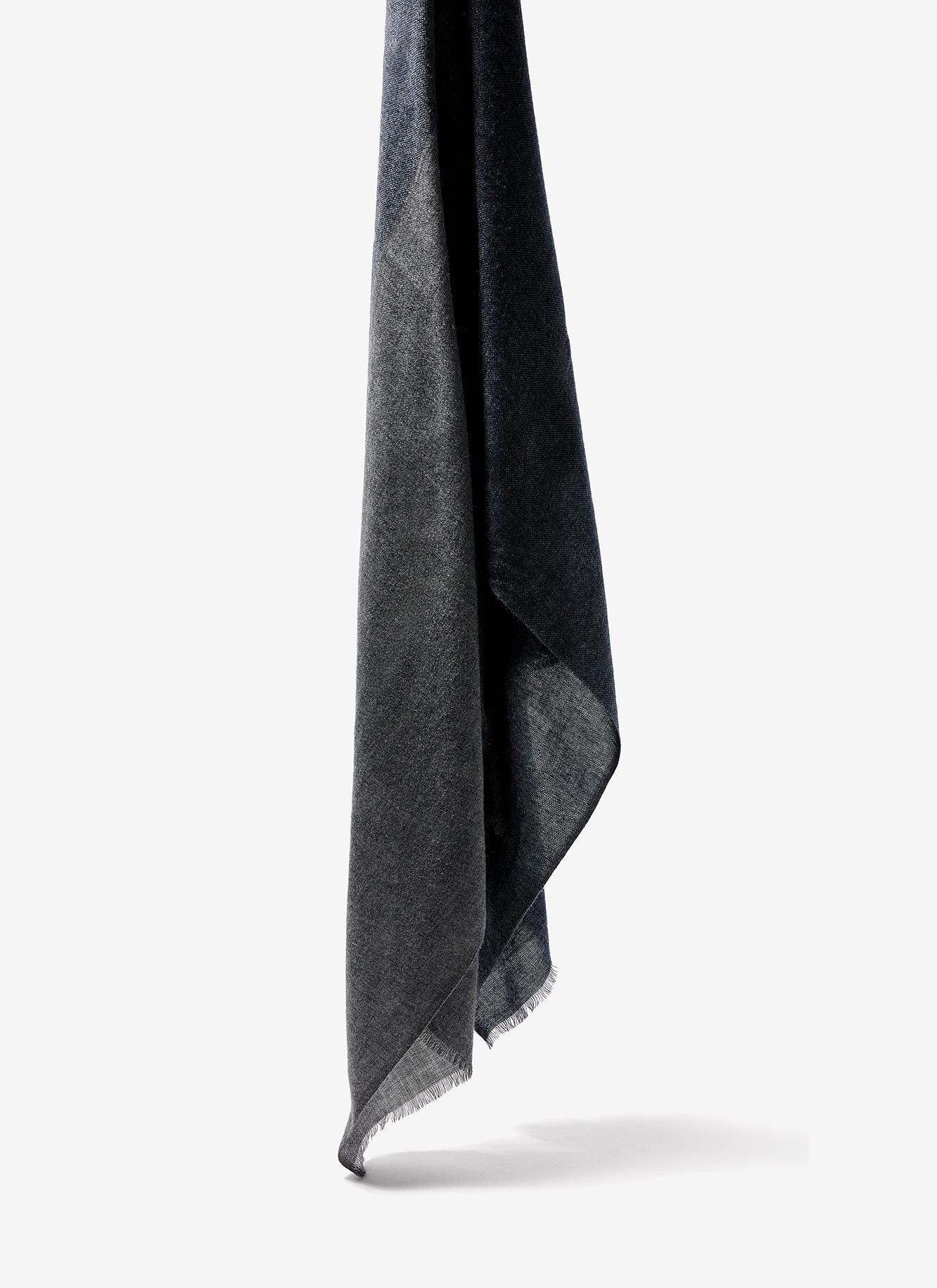 Bicolour foulard with merino wool image number 1