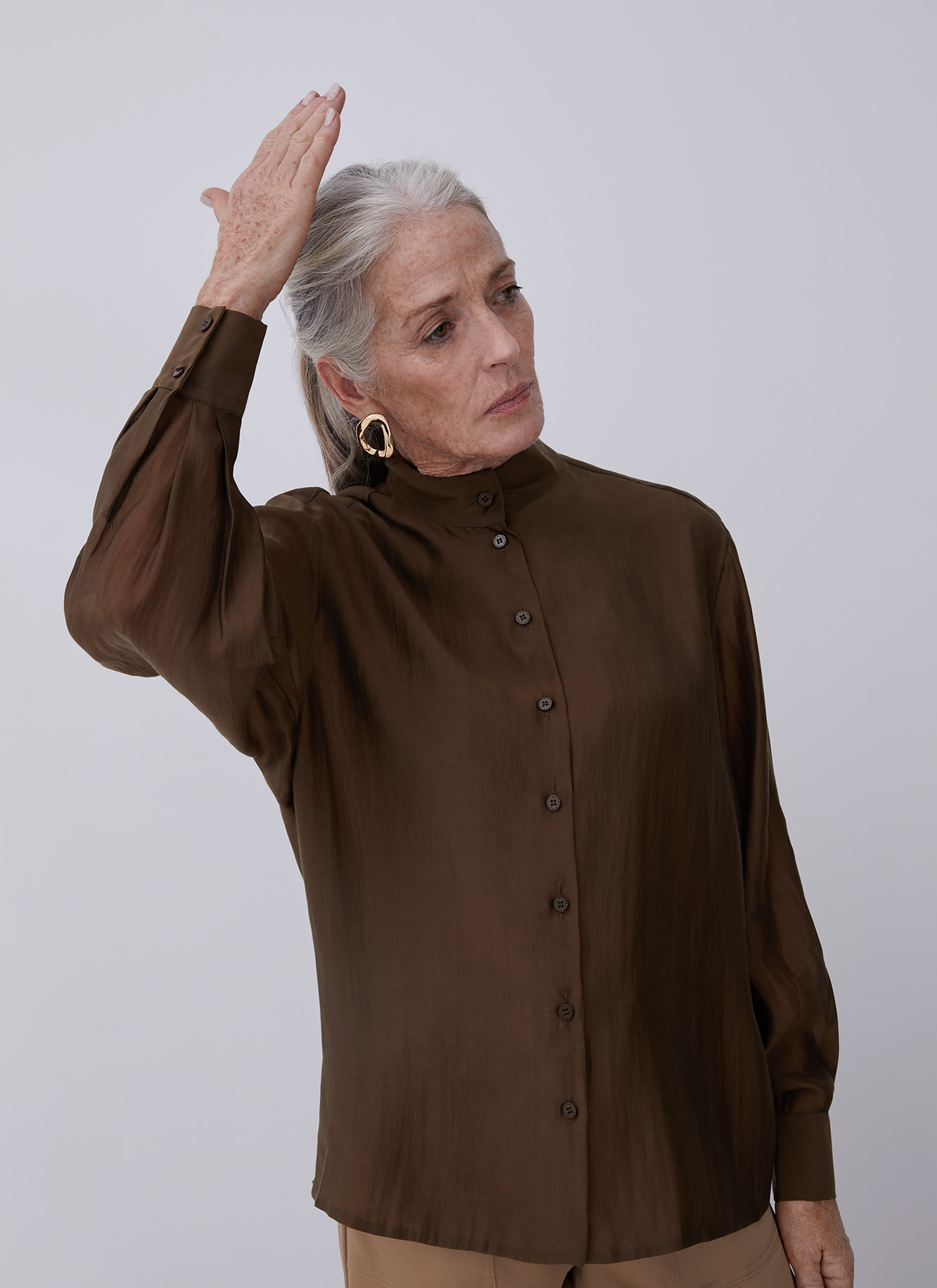 Camisa de liocel con cuello subido image number 4