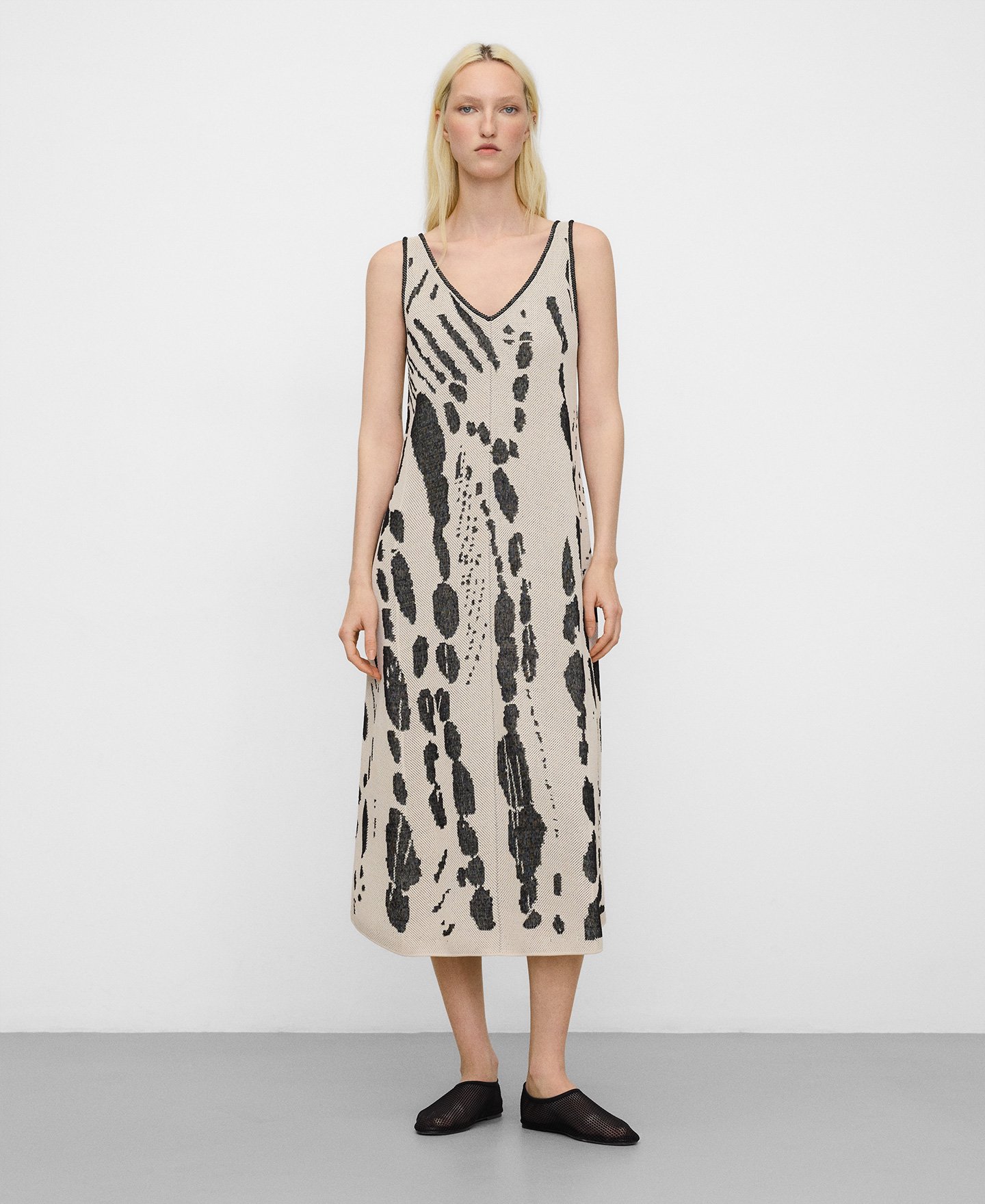 Jacquard knit animal print dress image number 1