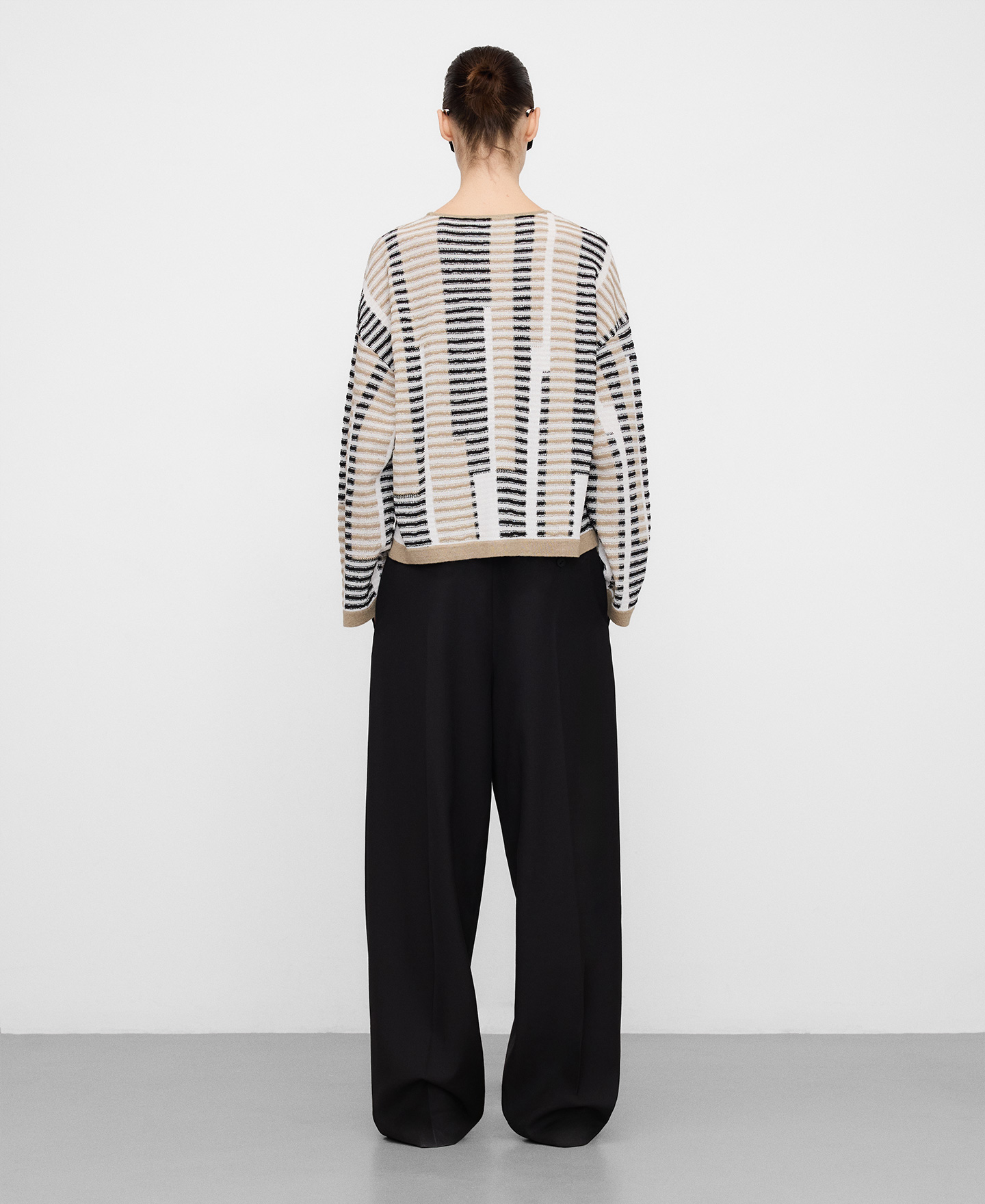 Irregular striped jacquard knit sweater image number 2