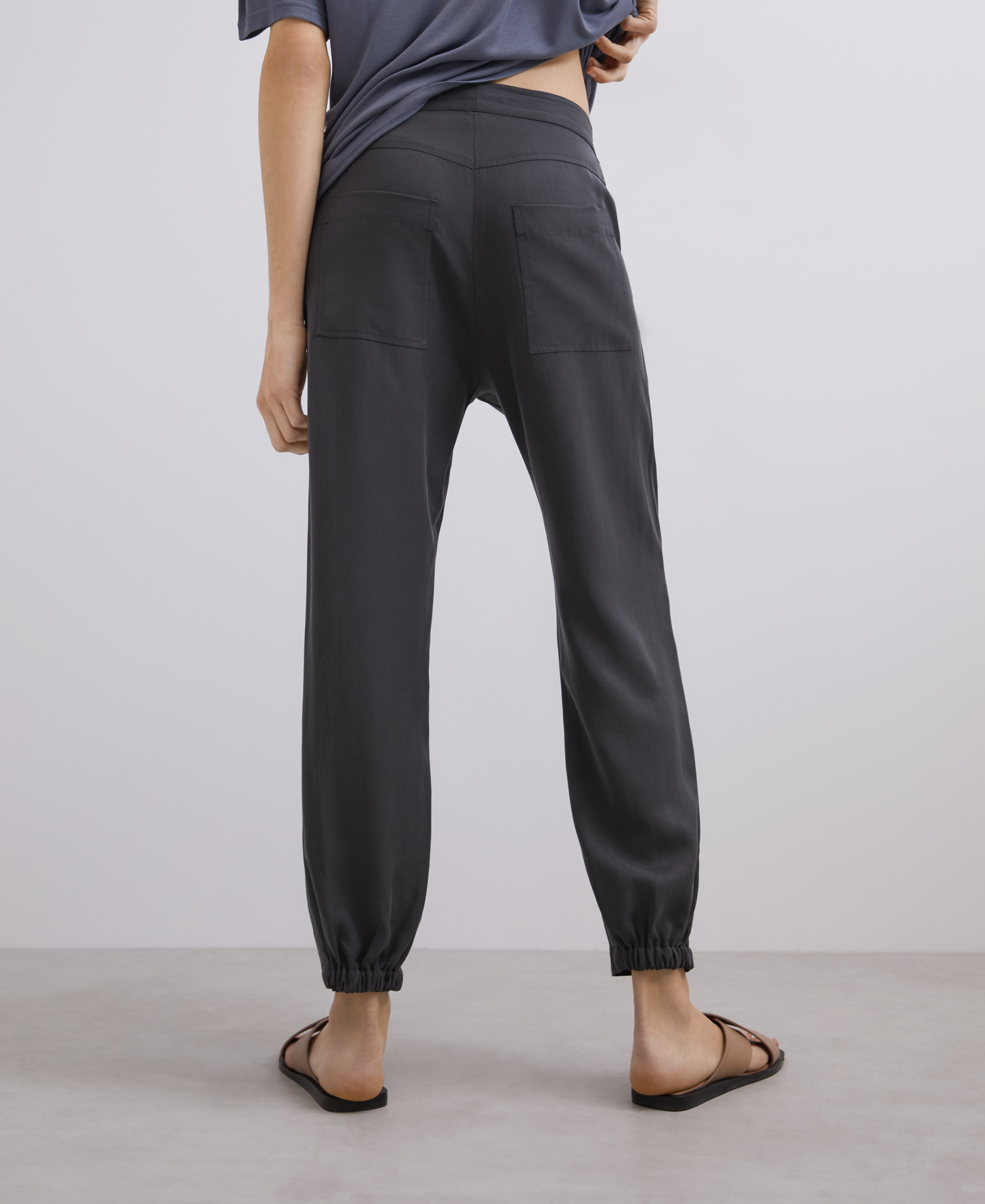 Pantalón fluido en lyocell image number 2
