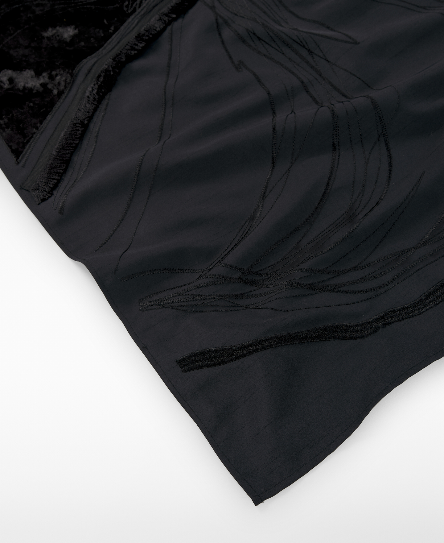 Chal c&oacute;ctel bordado con flecos image number 2