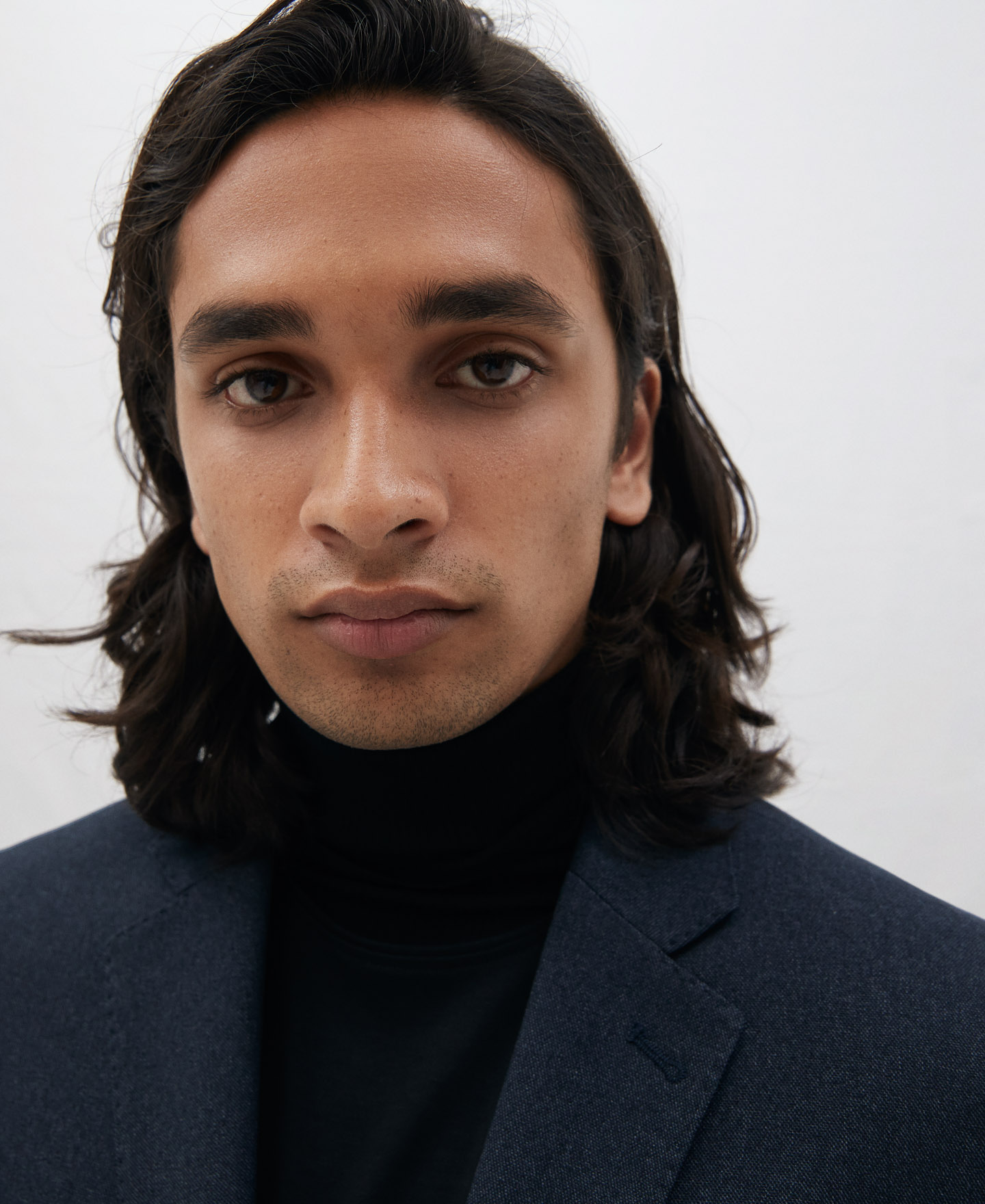 Two button tailored suit image number 3